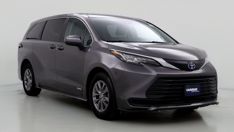 2021 Toyota Sienna LE Hero Image