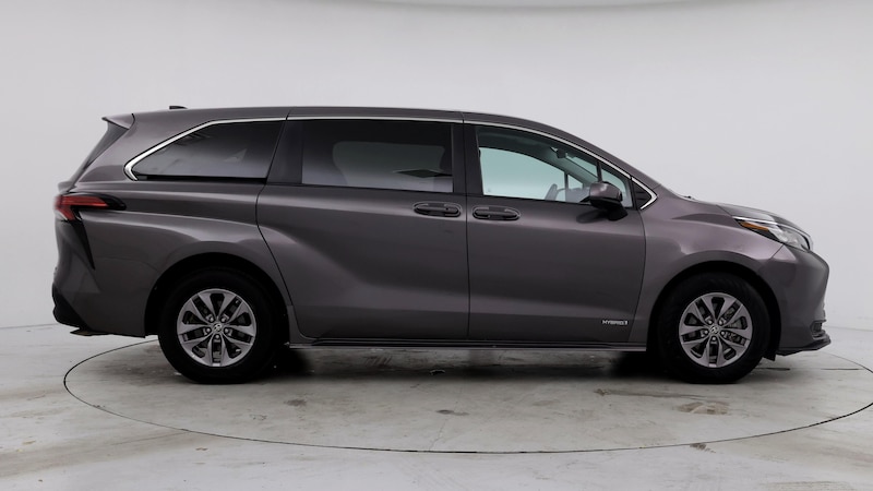 2021 Toyota Sienna LE 7