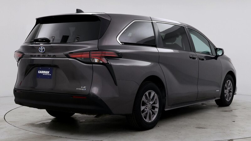 2021 Toyota Sienna LE 8