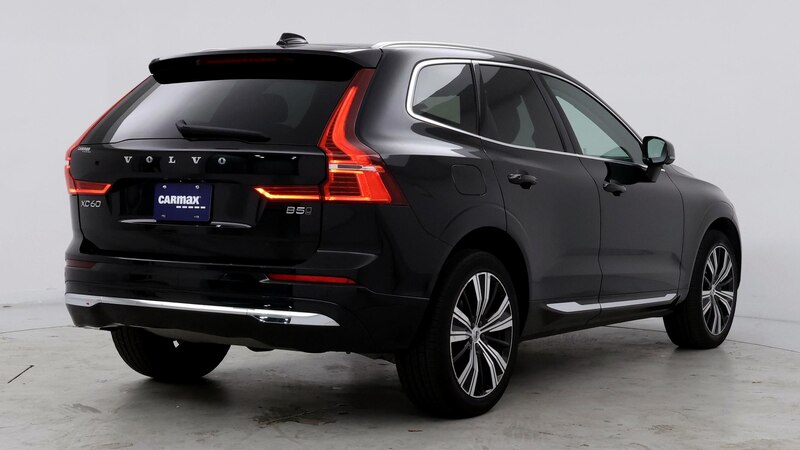 2023 Volvo XC60 B5 Plus 8