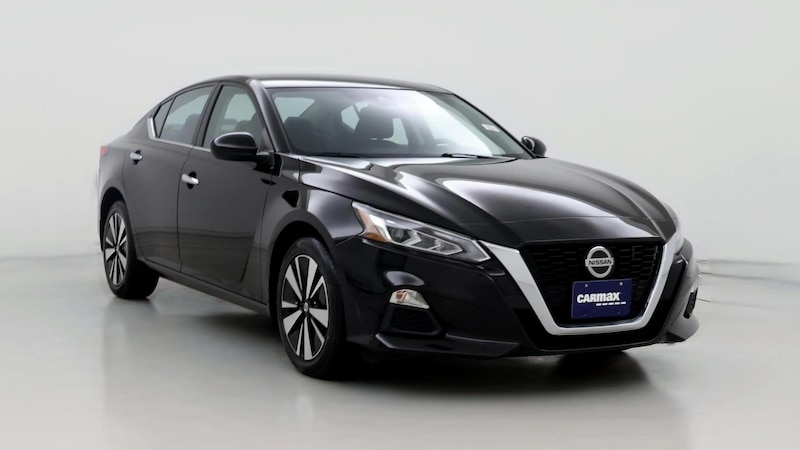 2022 Nissan Altima SV Hero Image