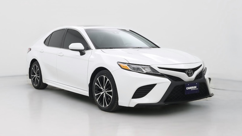 2018 Toyota Camry SE Hero Image