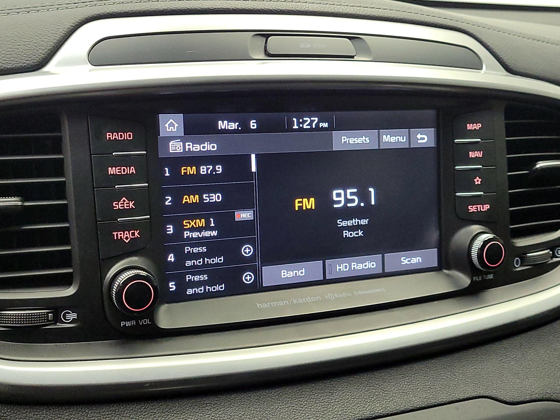 Thumbnail: 2019 Kia Sorento - 16