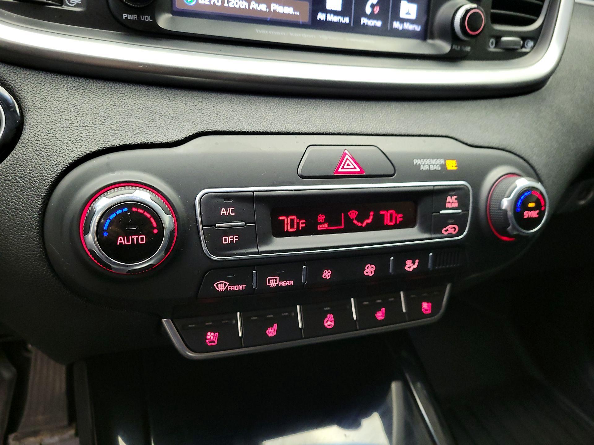 Thumbnail: 2019 Kia Sorento - 17
