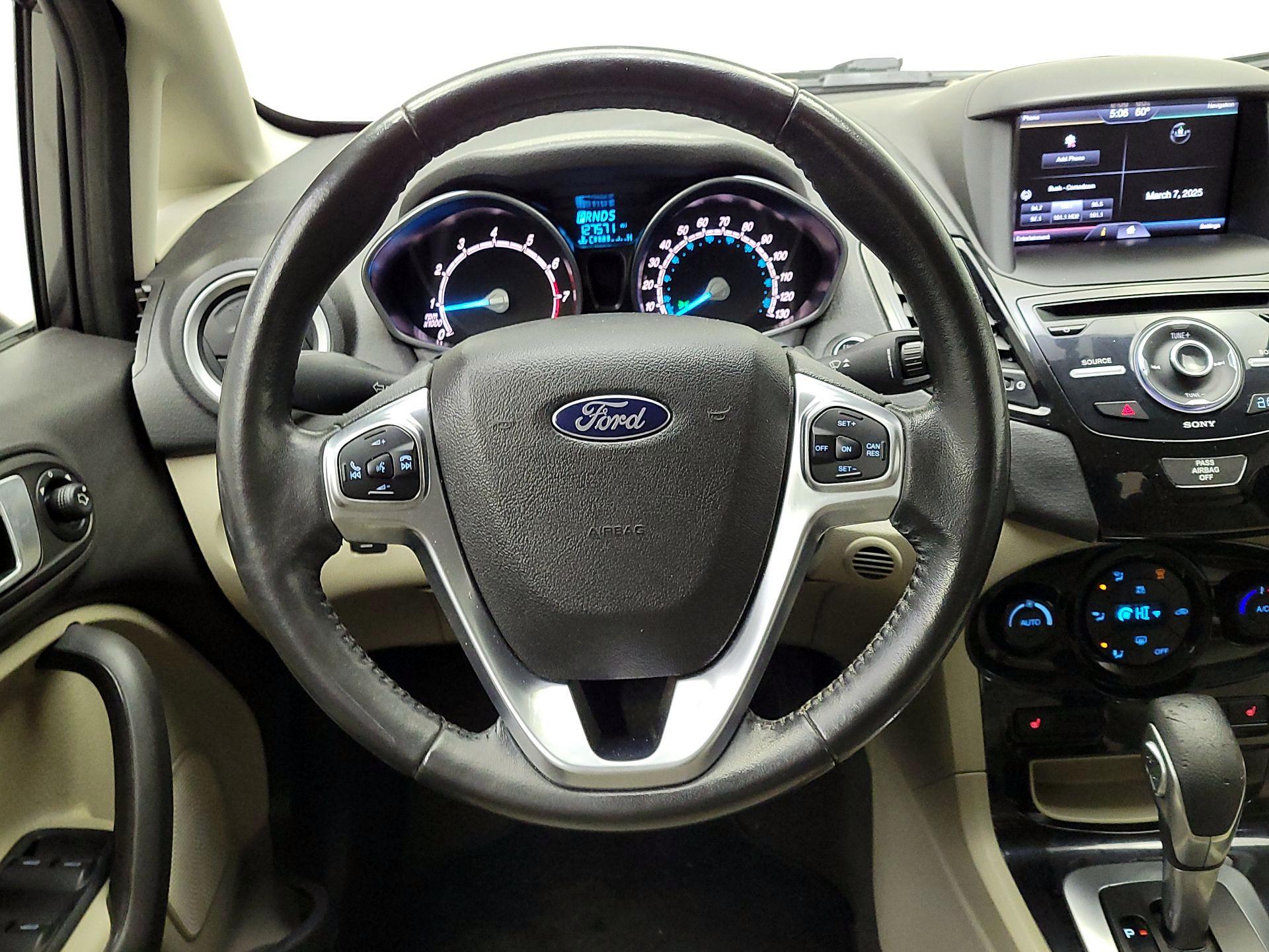 Thumbnail: 2015 Ford Fiesta - 10