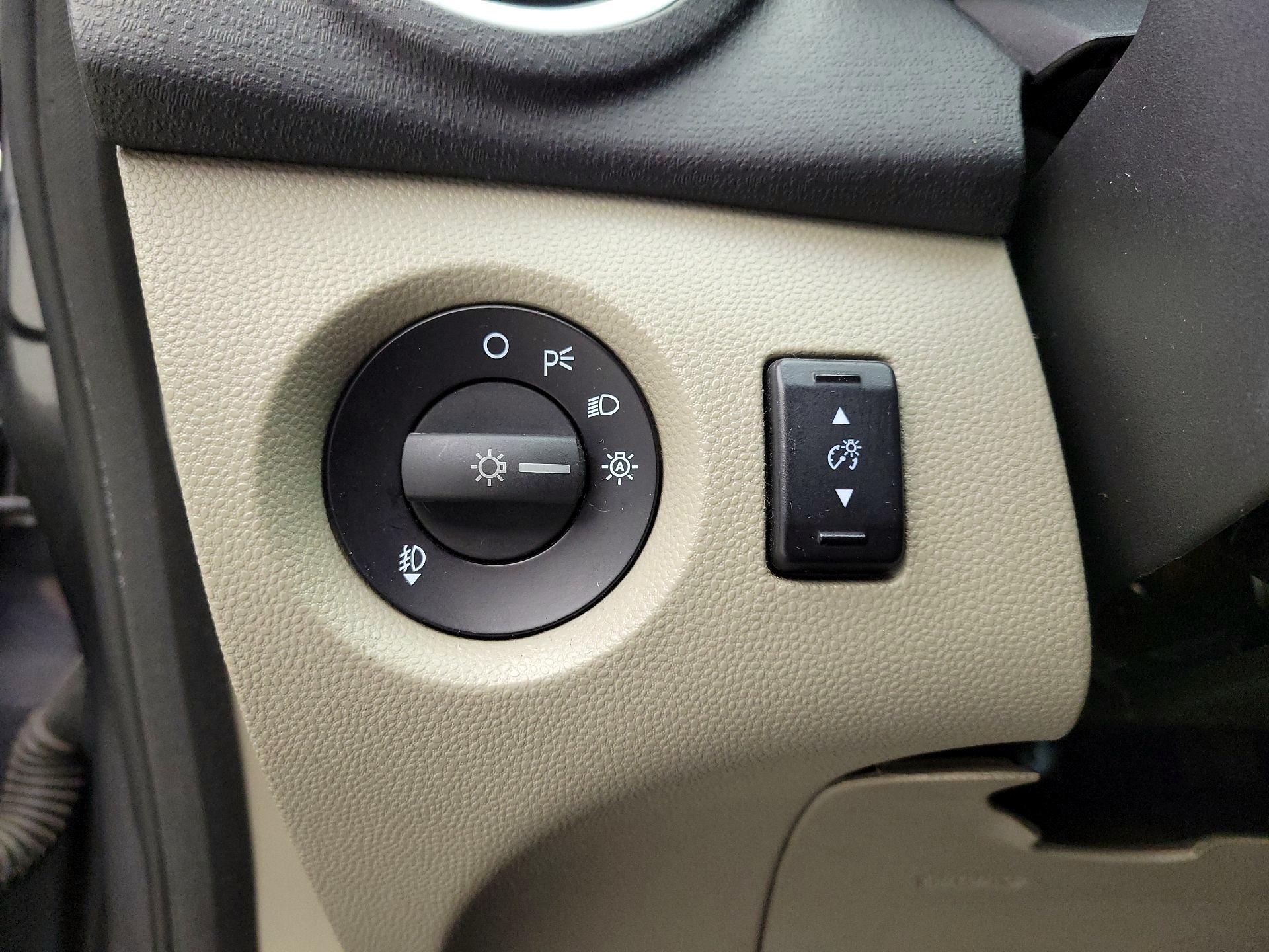 Thumbnail: 2015 Ford Fiesta - 13