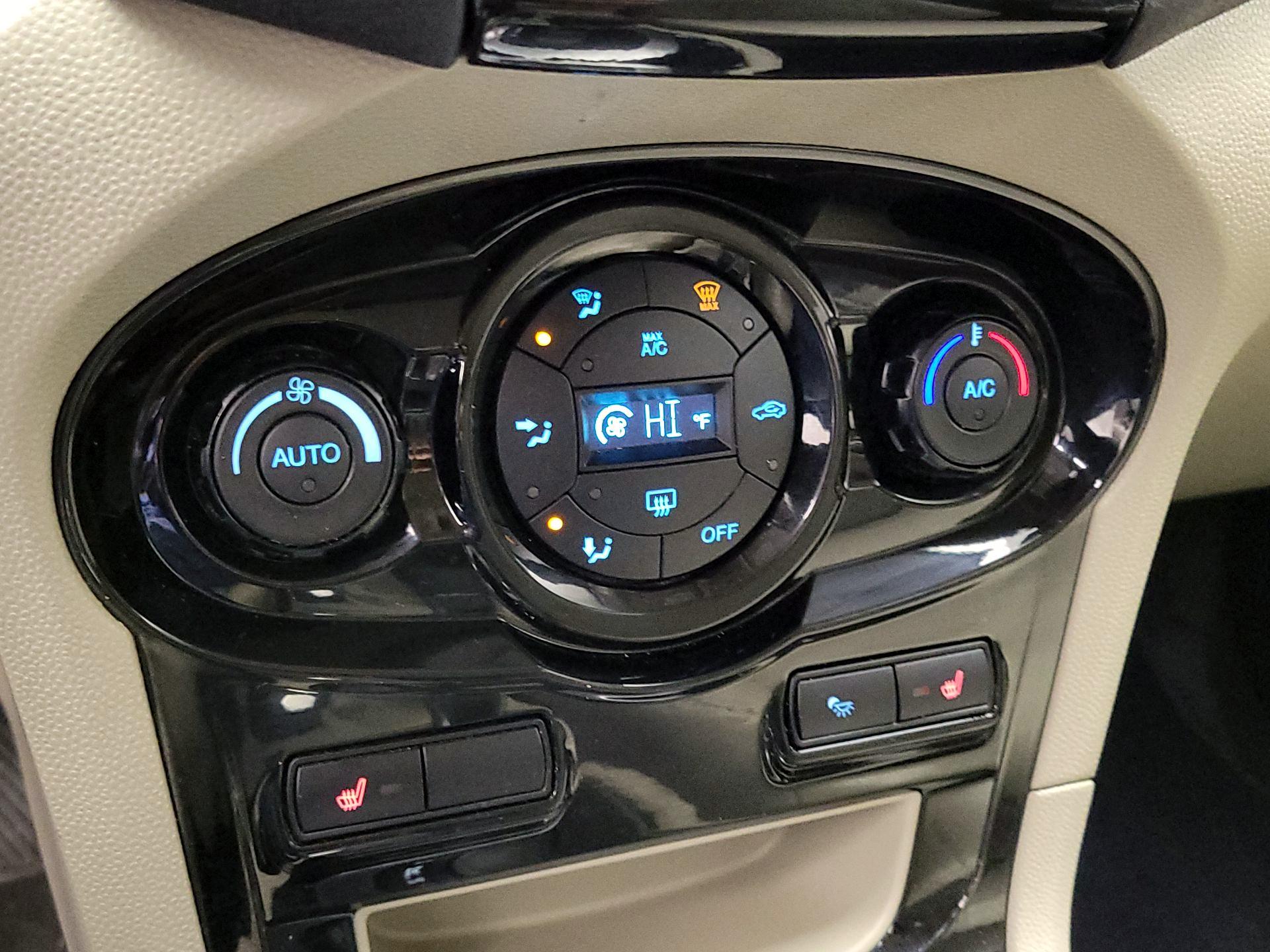Thumbnail: 2015 Ford Fiesta - 17