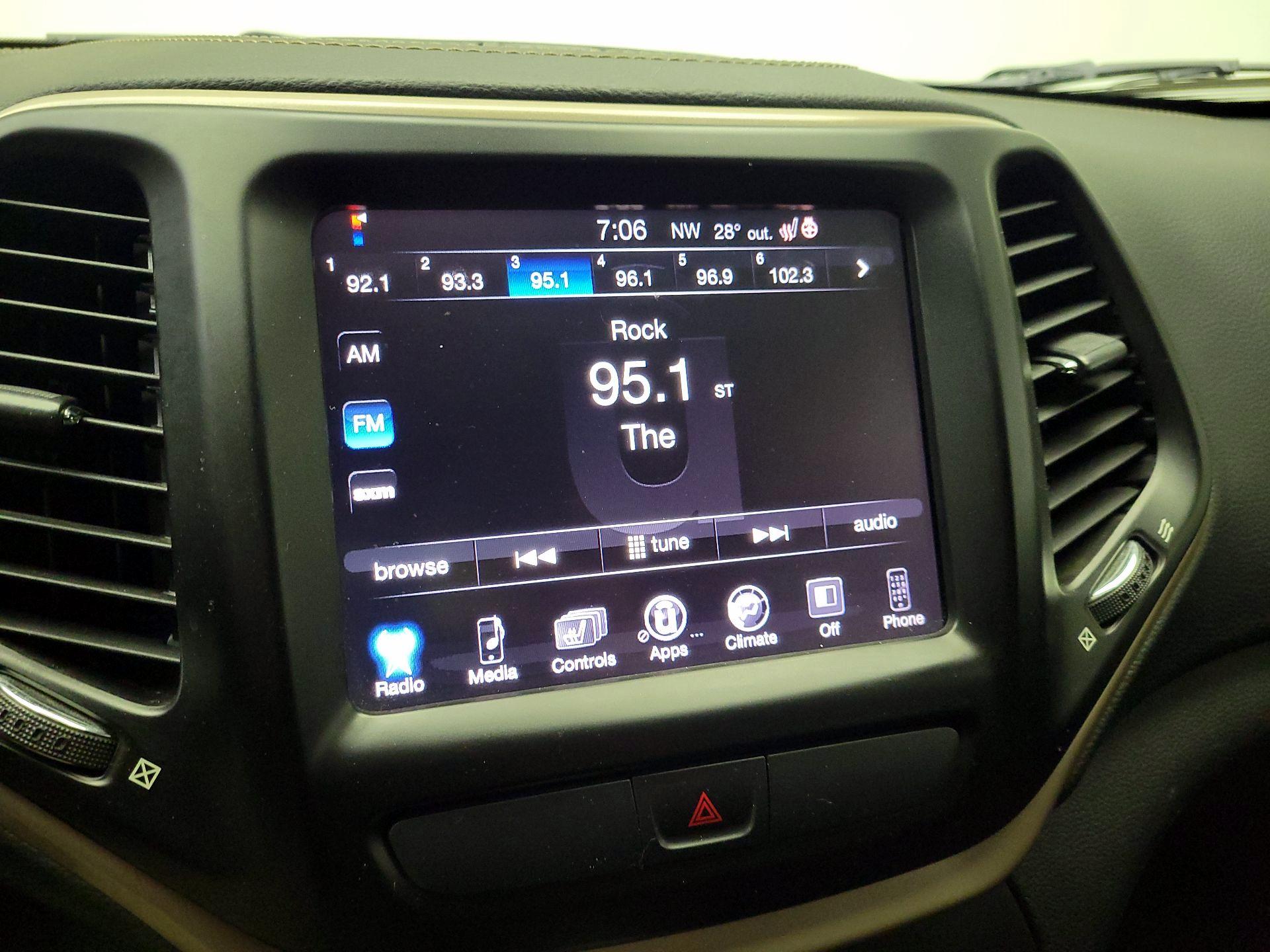 Thumbnail: 2015 Jeep Cherokee - 15