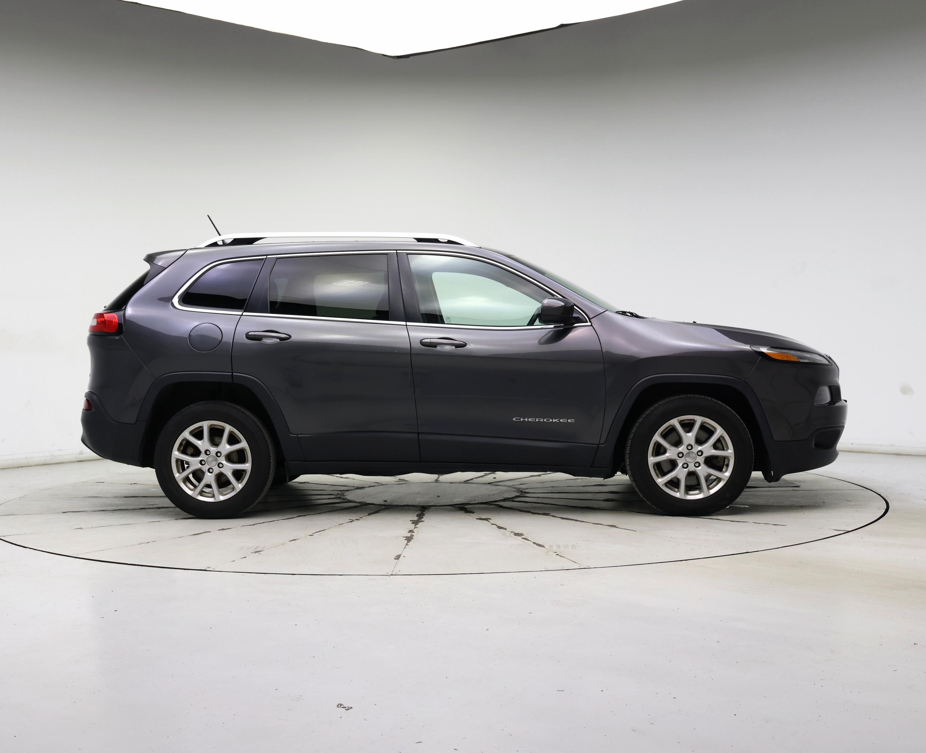 Thumbnail: 2015 Jeep Cherokee - 7