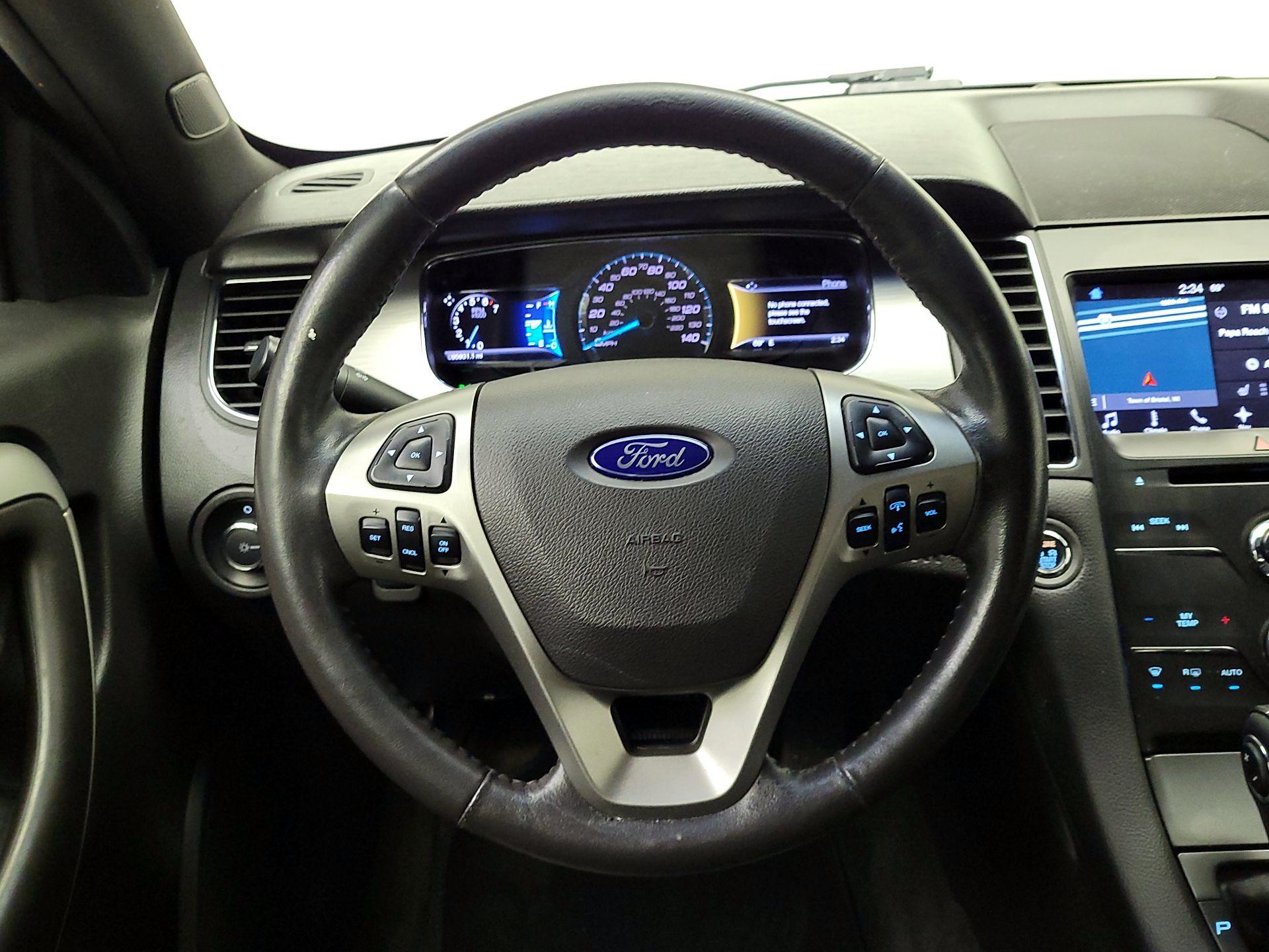 Thumbnail: 2016 Ford Taurus - 10
