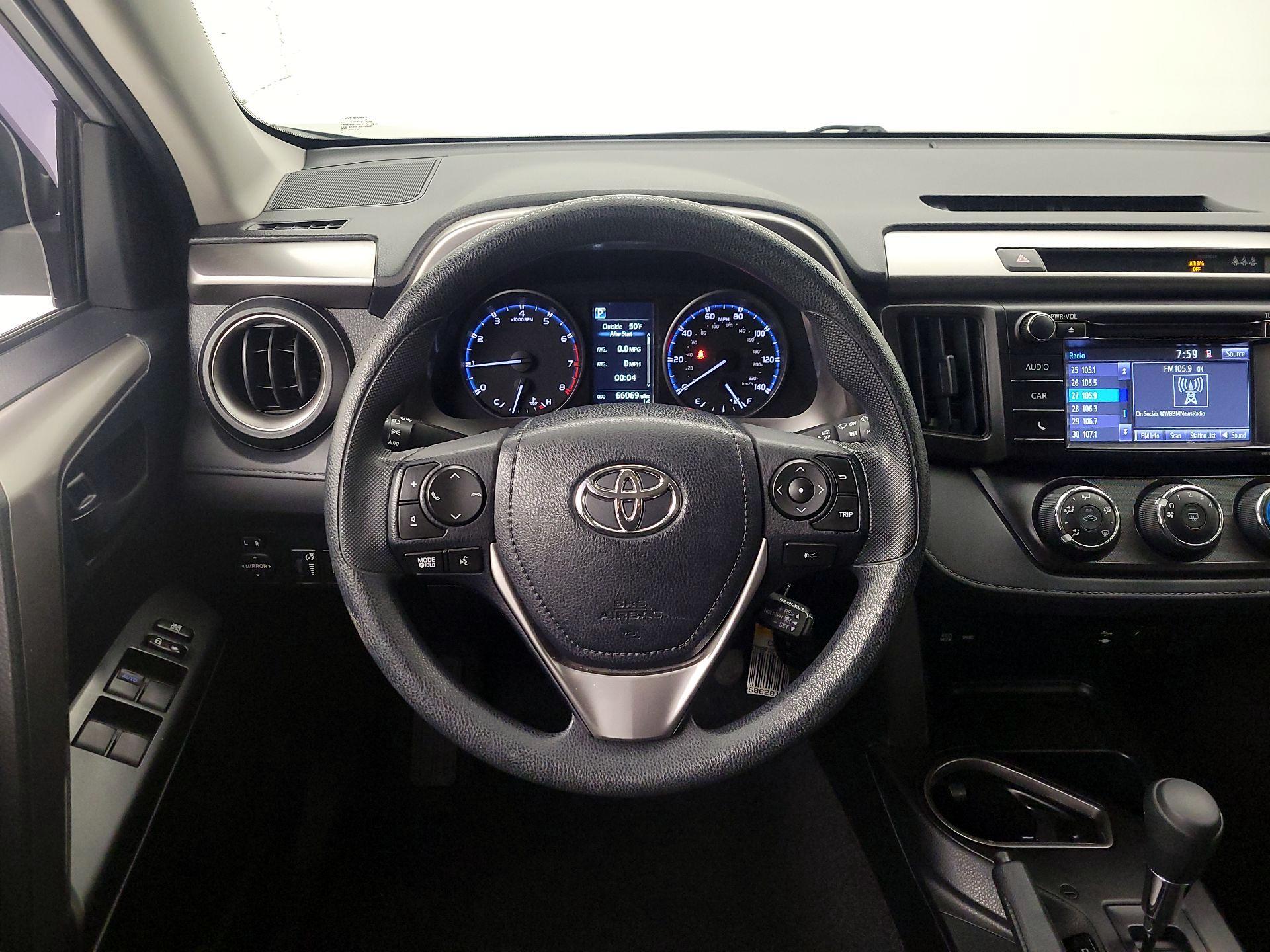 Thumbnail: 2018 Toyota RAV4 - 10