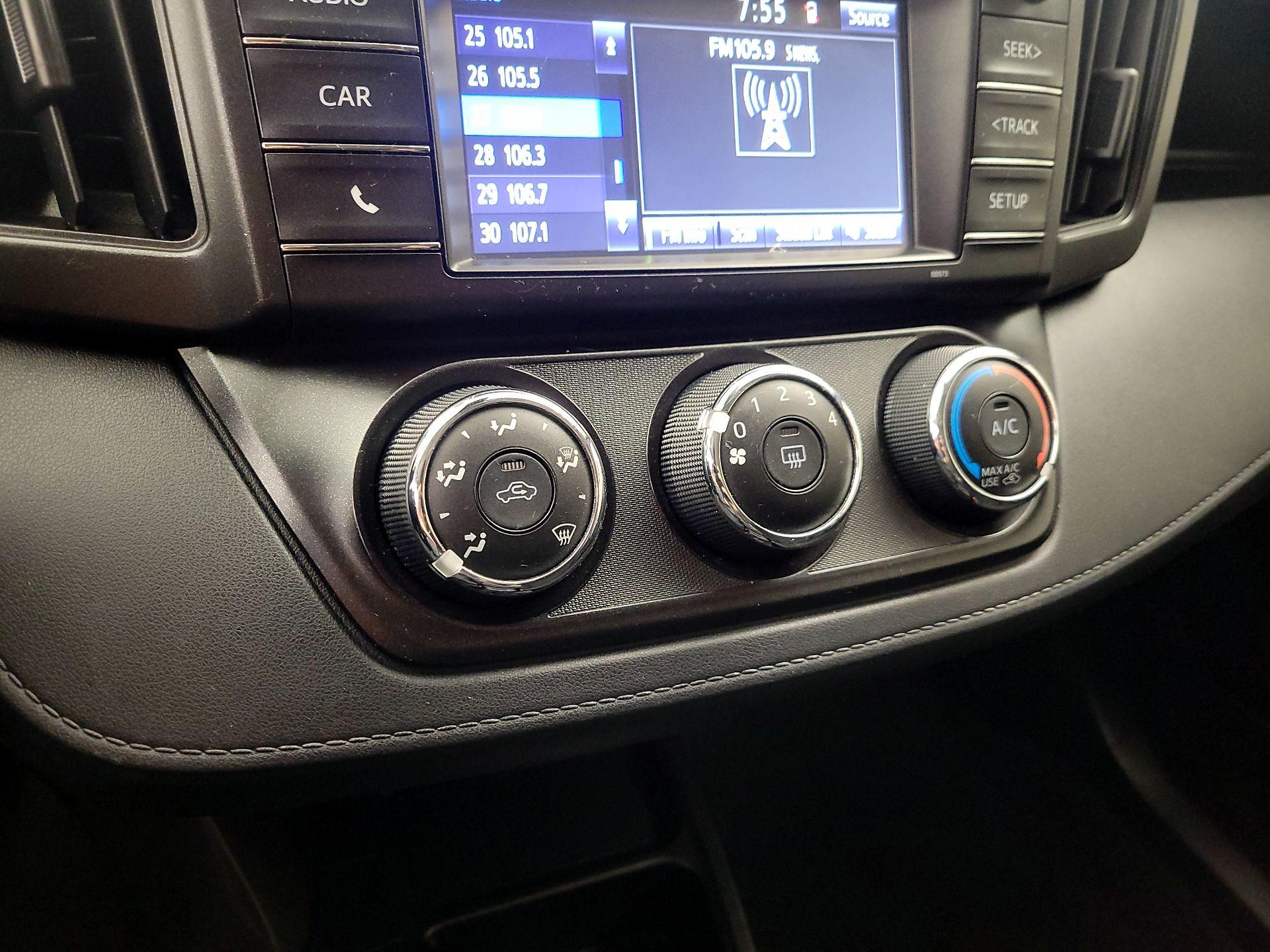 Thumbnail: 2018 Toyota RAV4 - 16