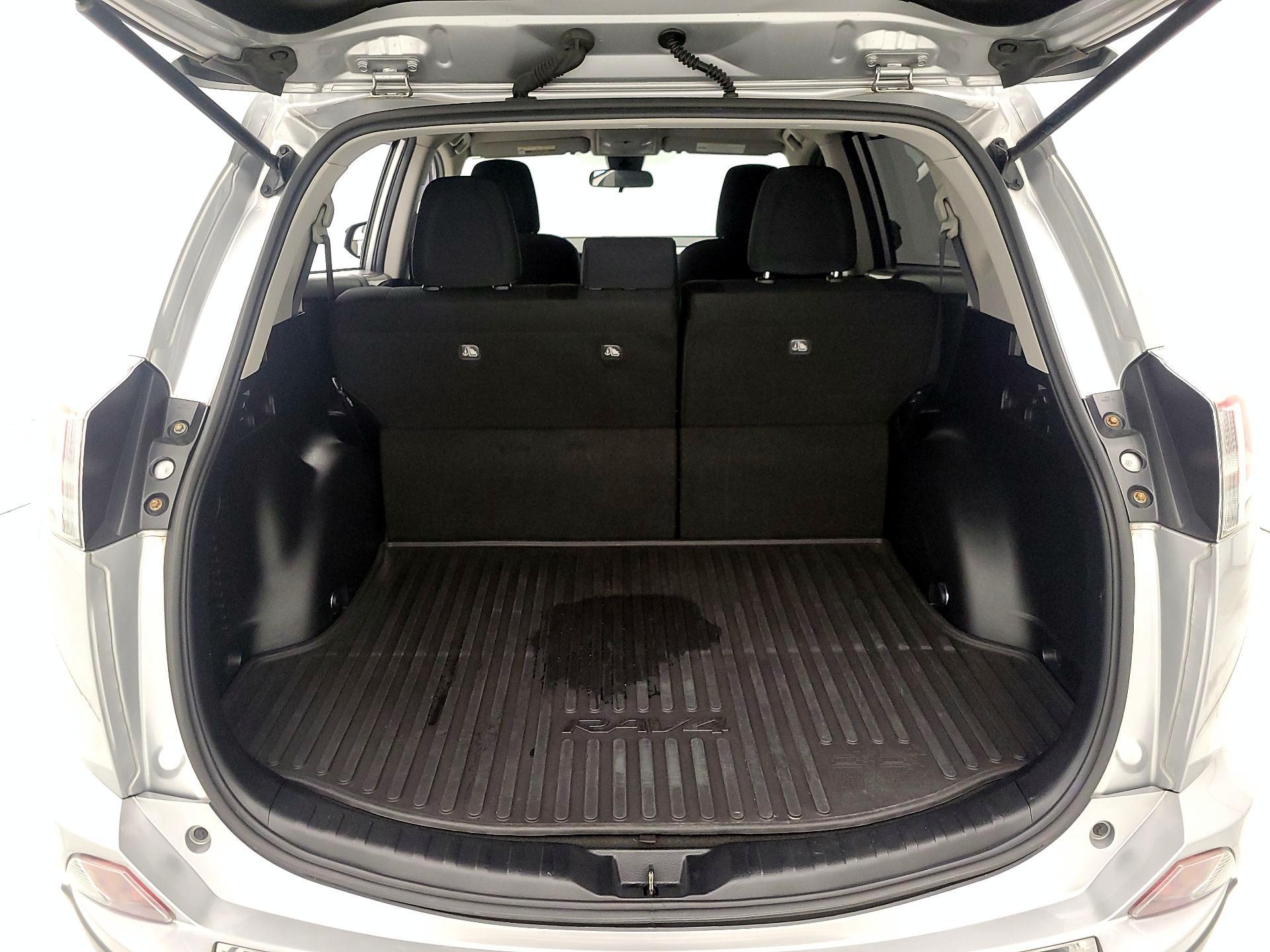 Thumbnail: 2018 Toyota RAV4 - 20