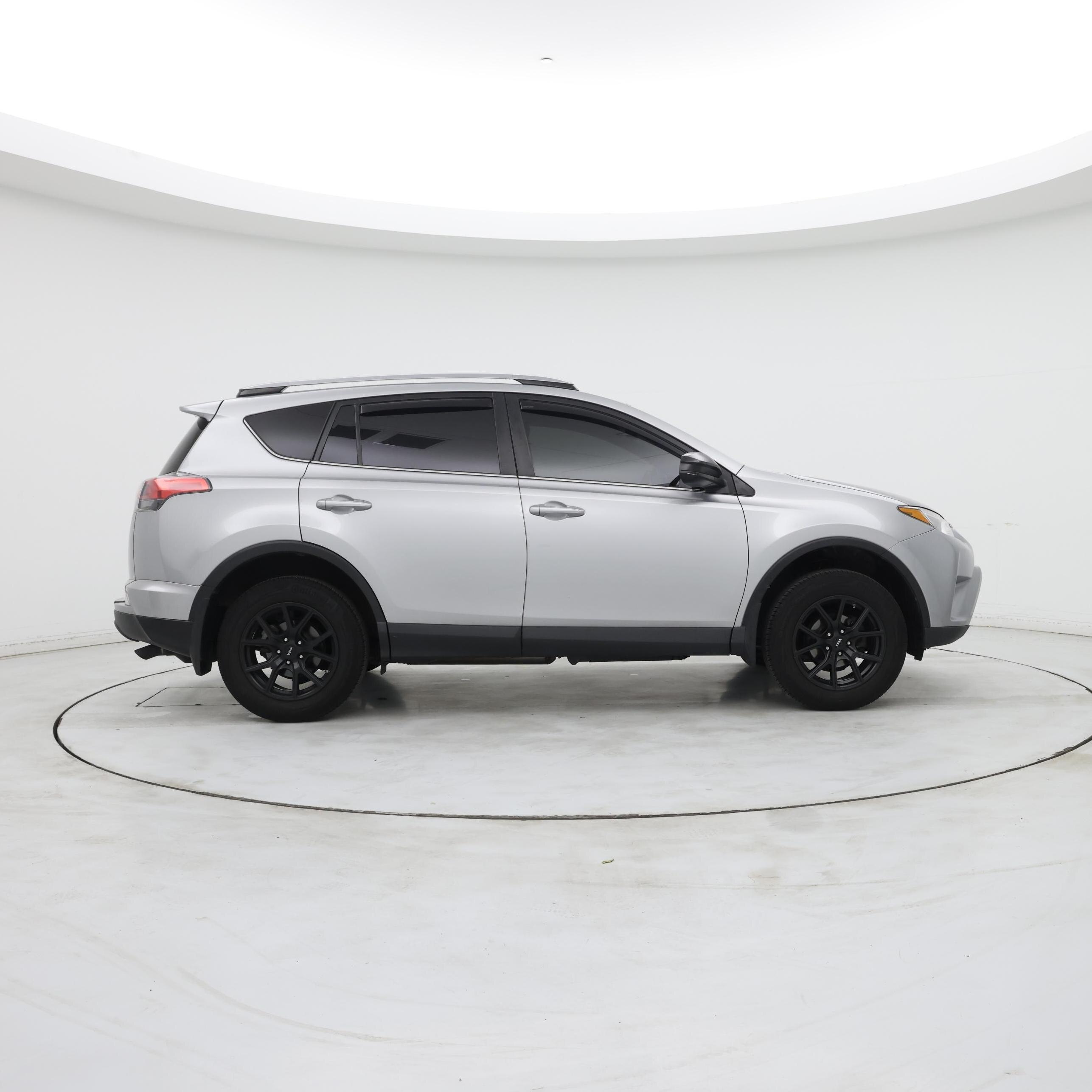 Thumbnail: 2018 Toyota RAV4 - 7