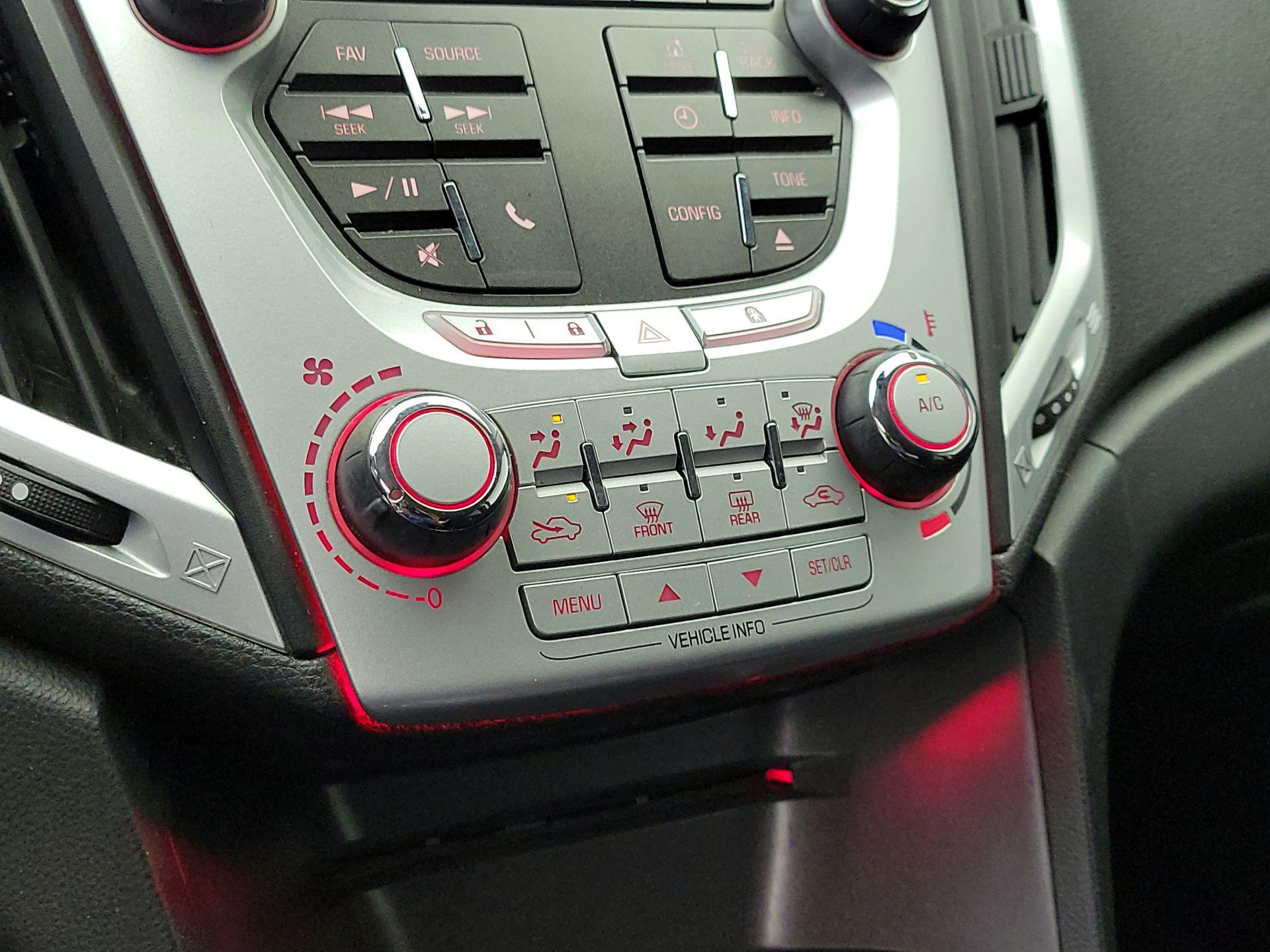 Thumbnail: 2015 GMC Terrain - 16