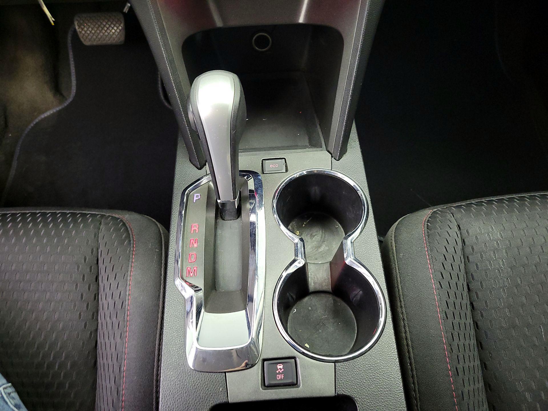 Thumbnail: 2015 GMC Terrain - 17
