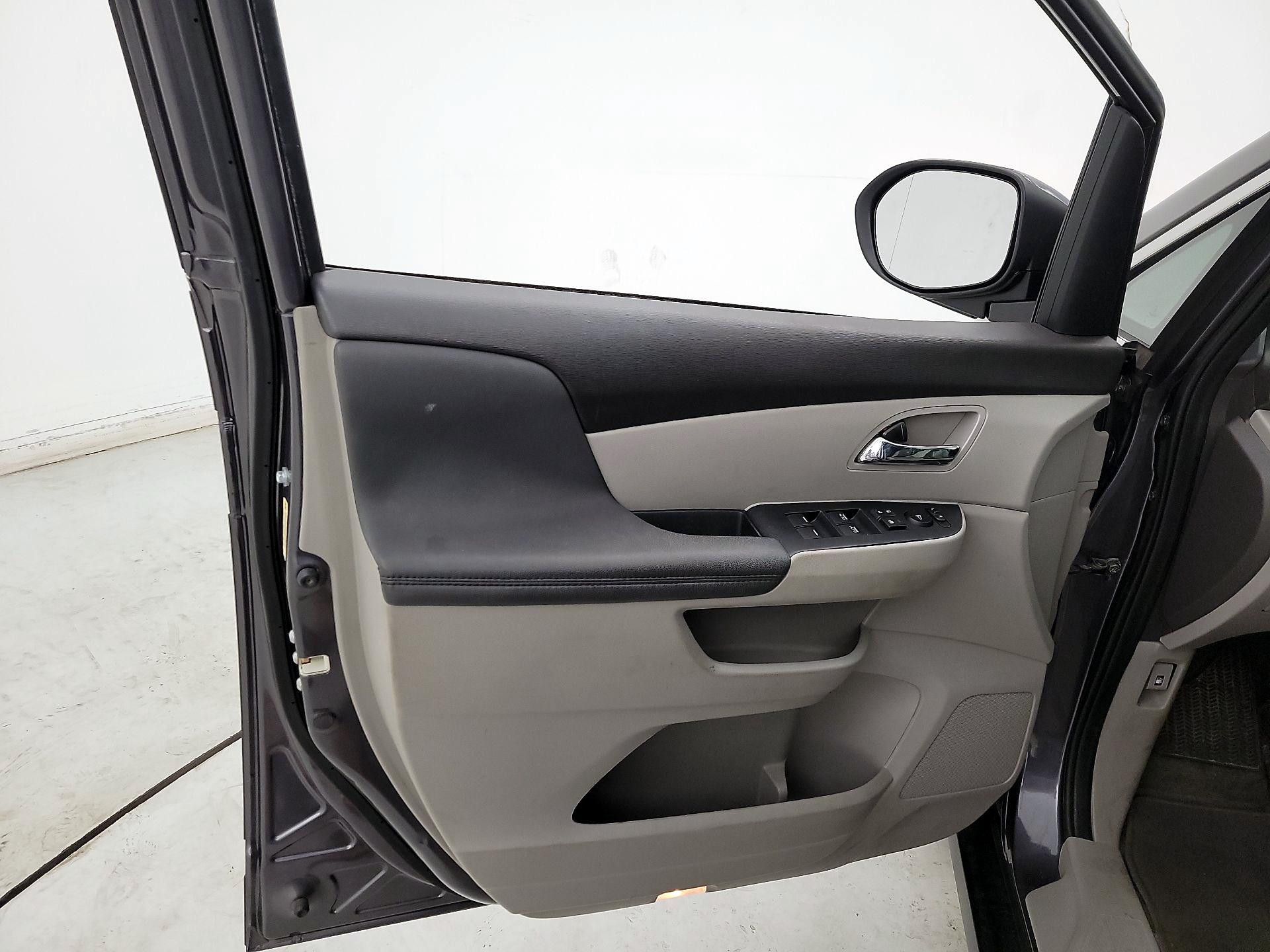 Thumbnail: 2016 Honda Odyssey - 12