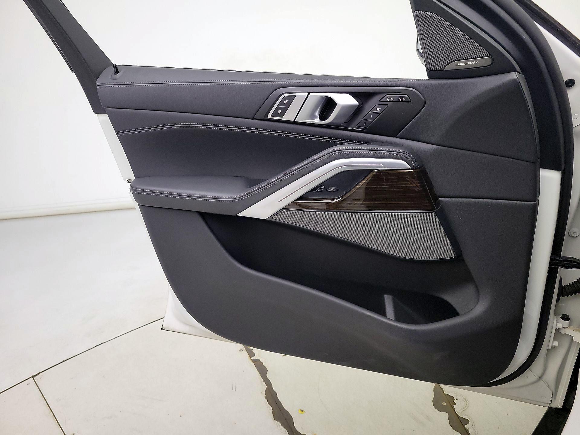 Thumbnail: 2021 BMW X6 - 12