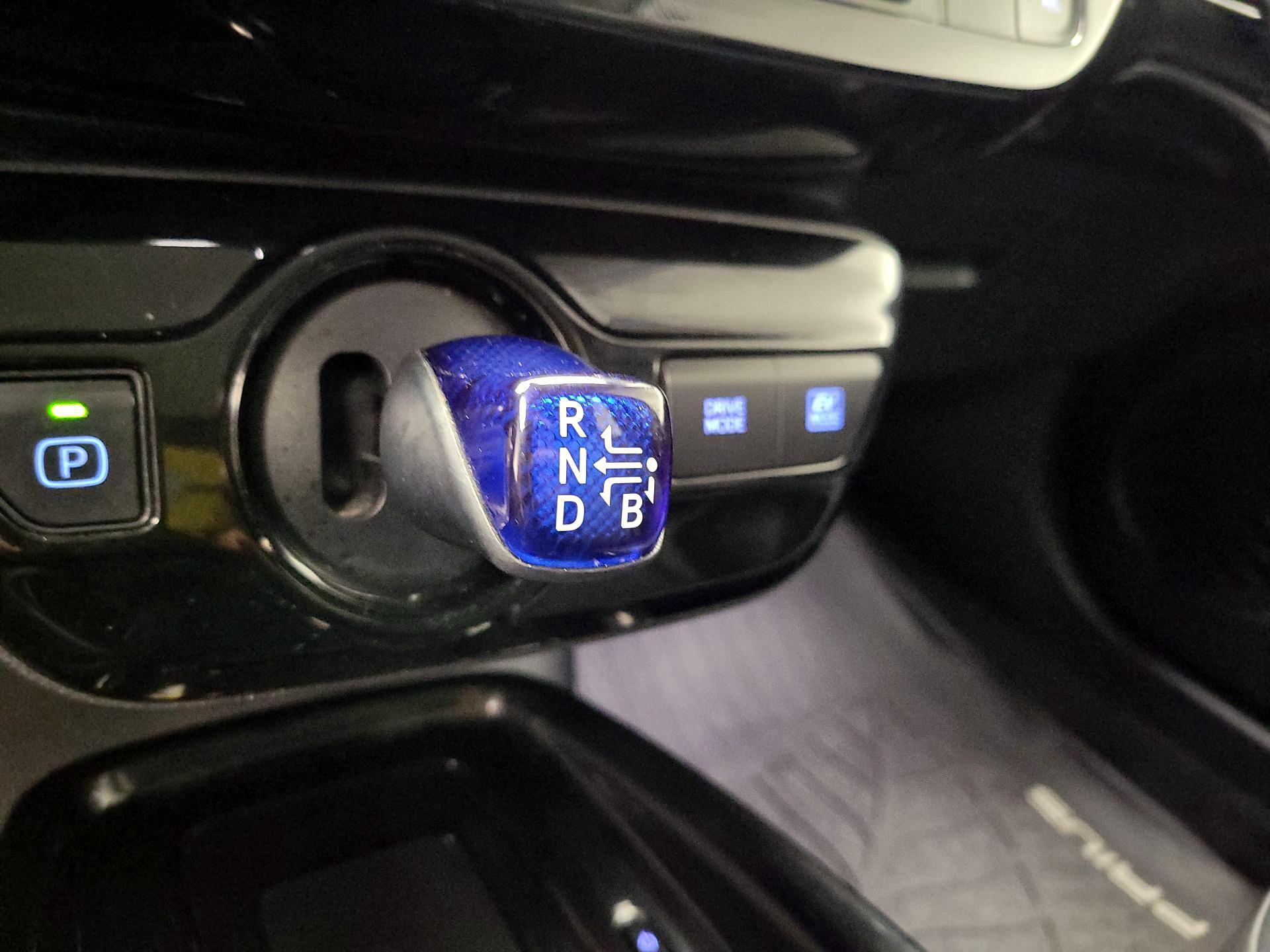 Thumbnail: 2019 Toyota Prius - 17