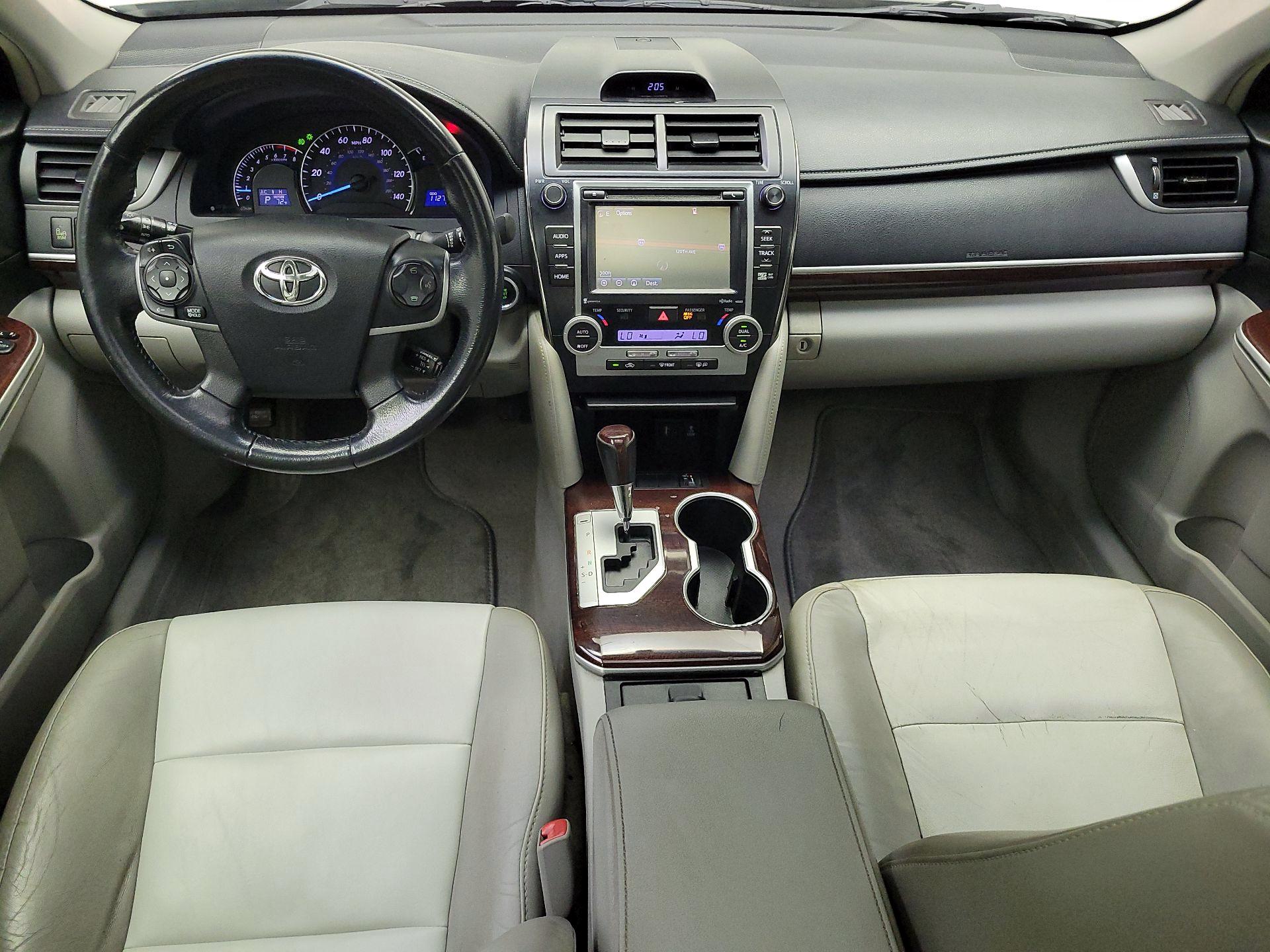 Thumbnail: 2014 Toyota Camry - 9