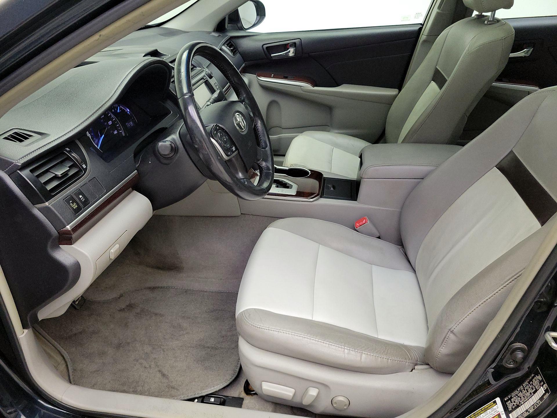 Thumbnail: 2014 Toyota Camry - 11