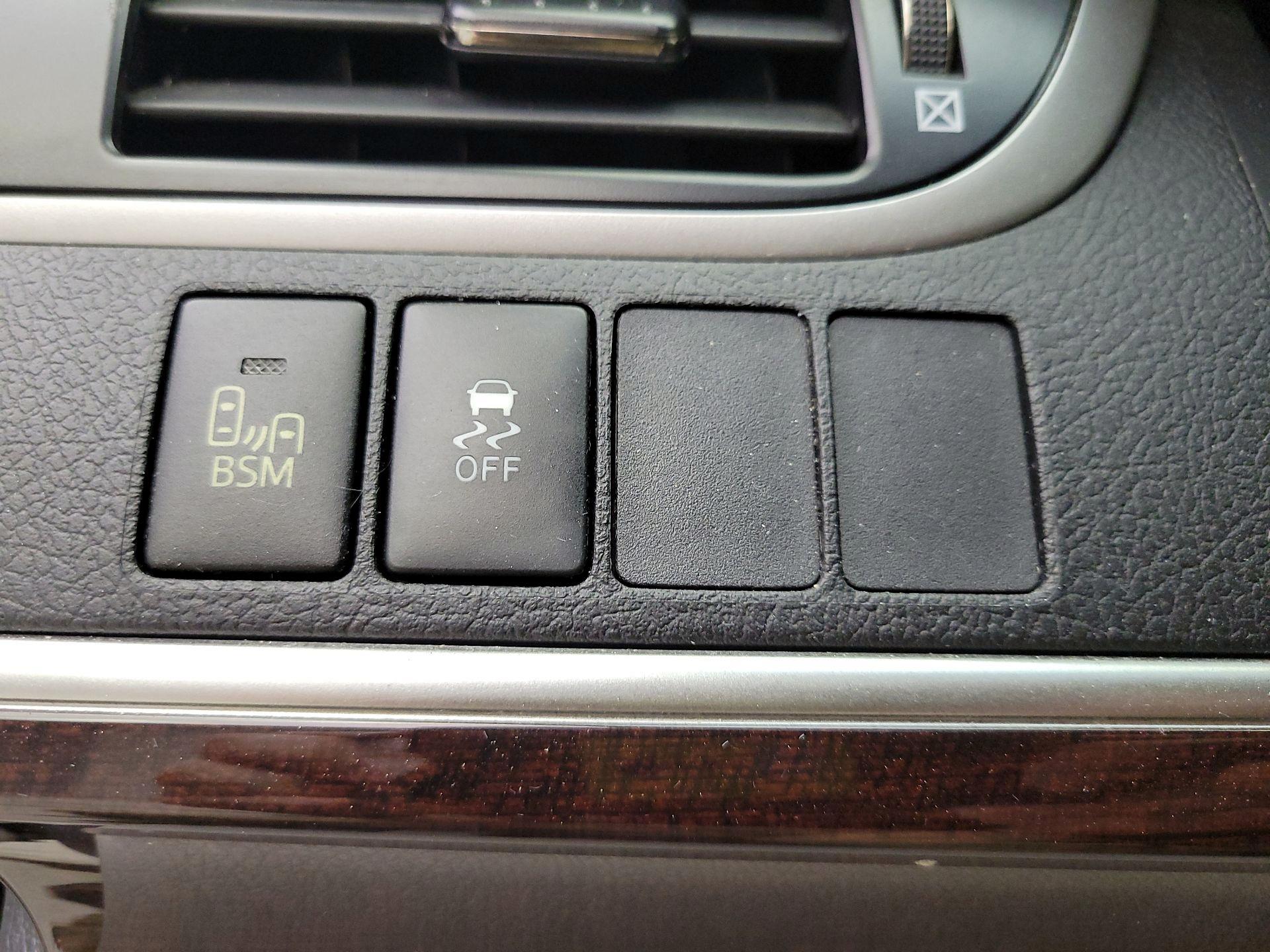 Thumbnail: 2014 Toyota Camry - 13