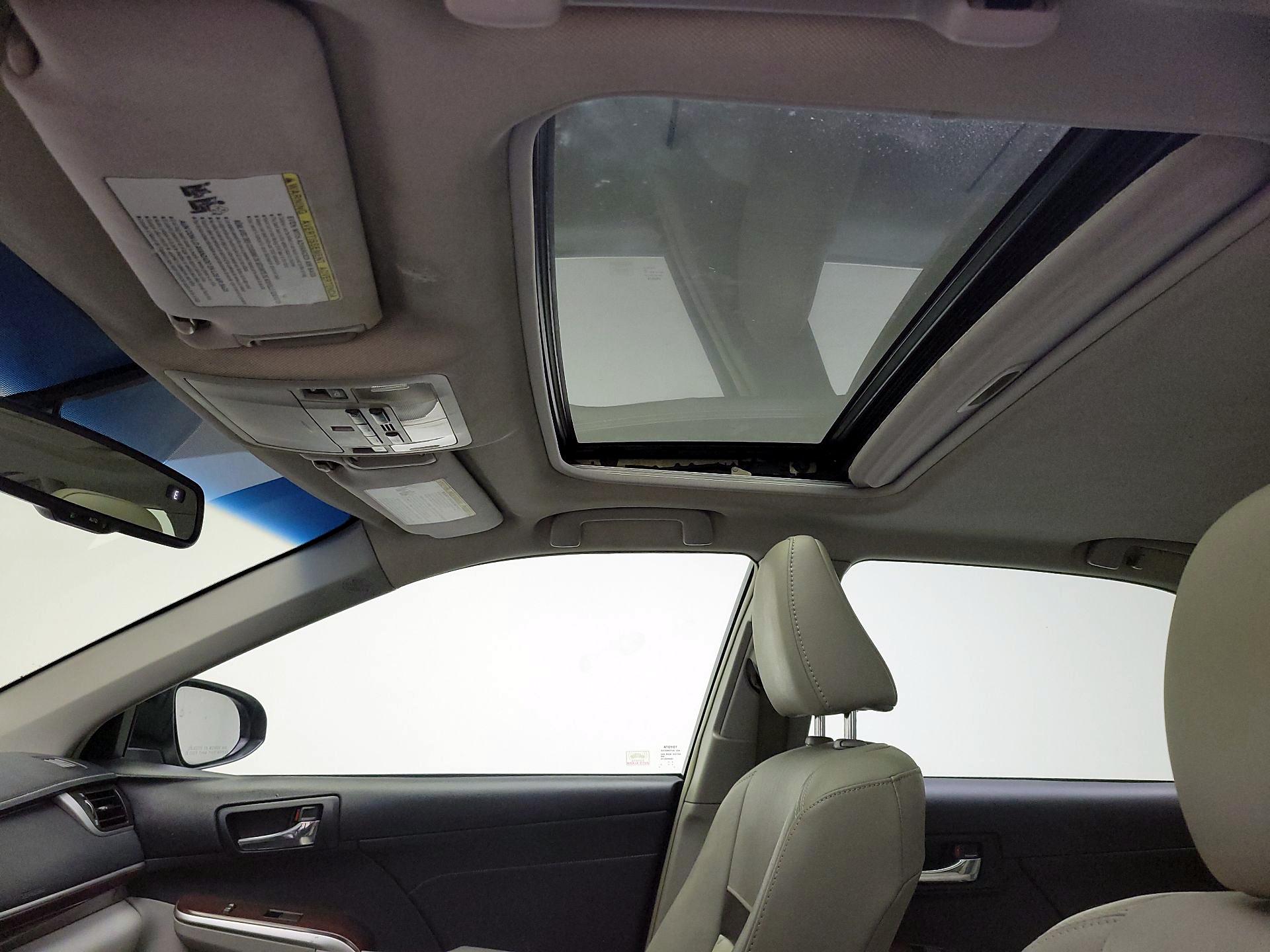 Thumbnail: 2014 Toyota Camry - 20