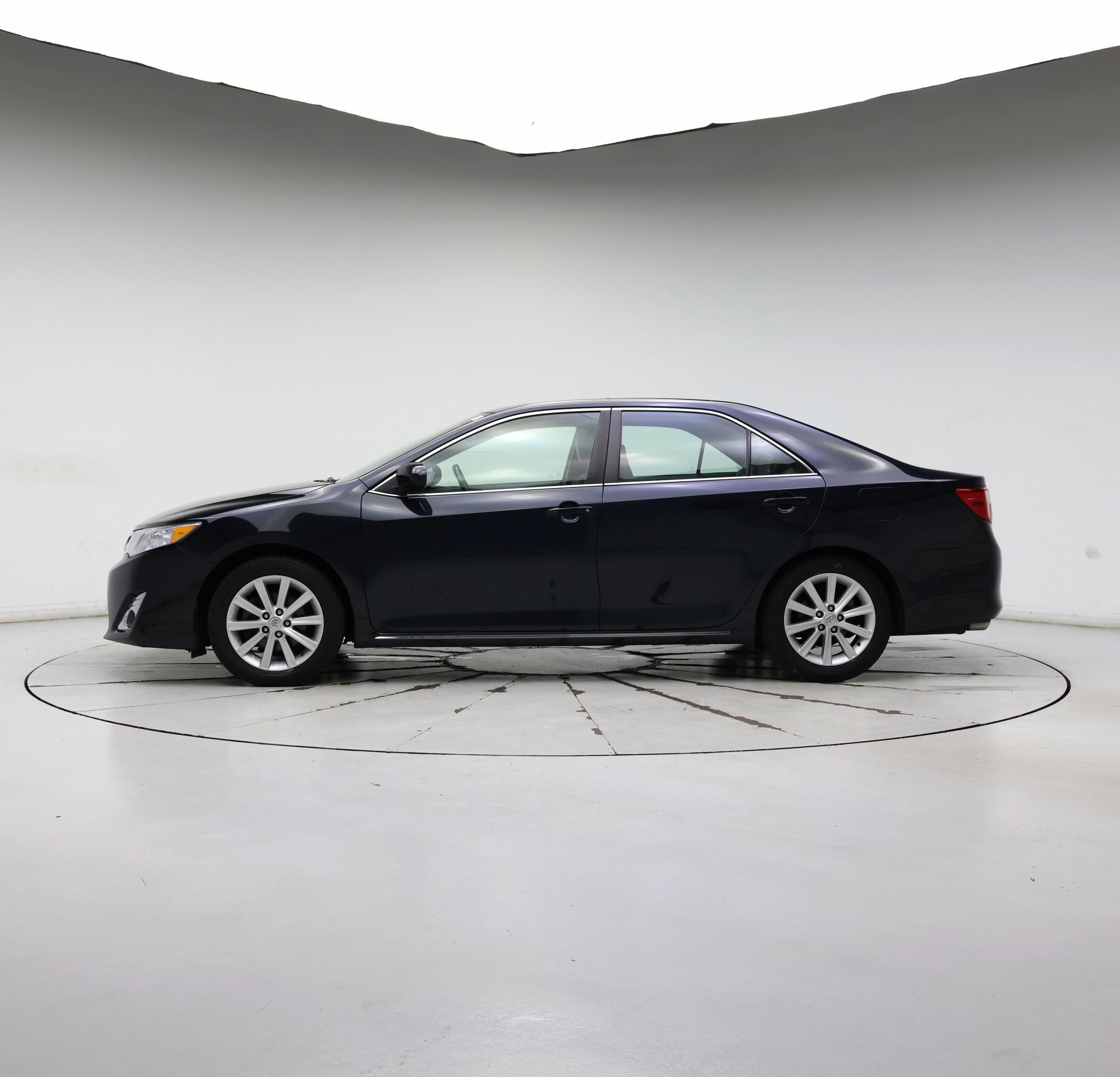 Thumbnail: 2014 Toyota Camry - 3