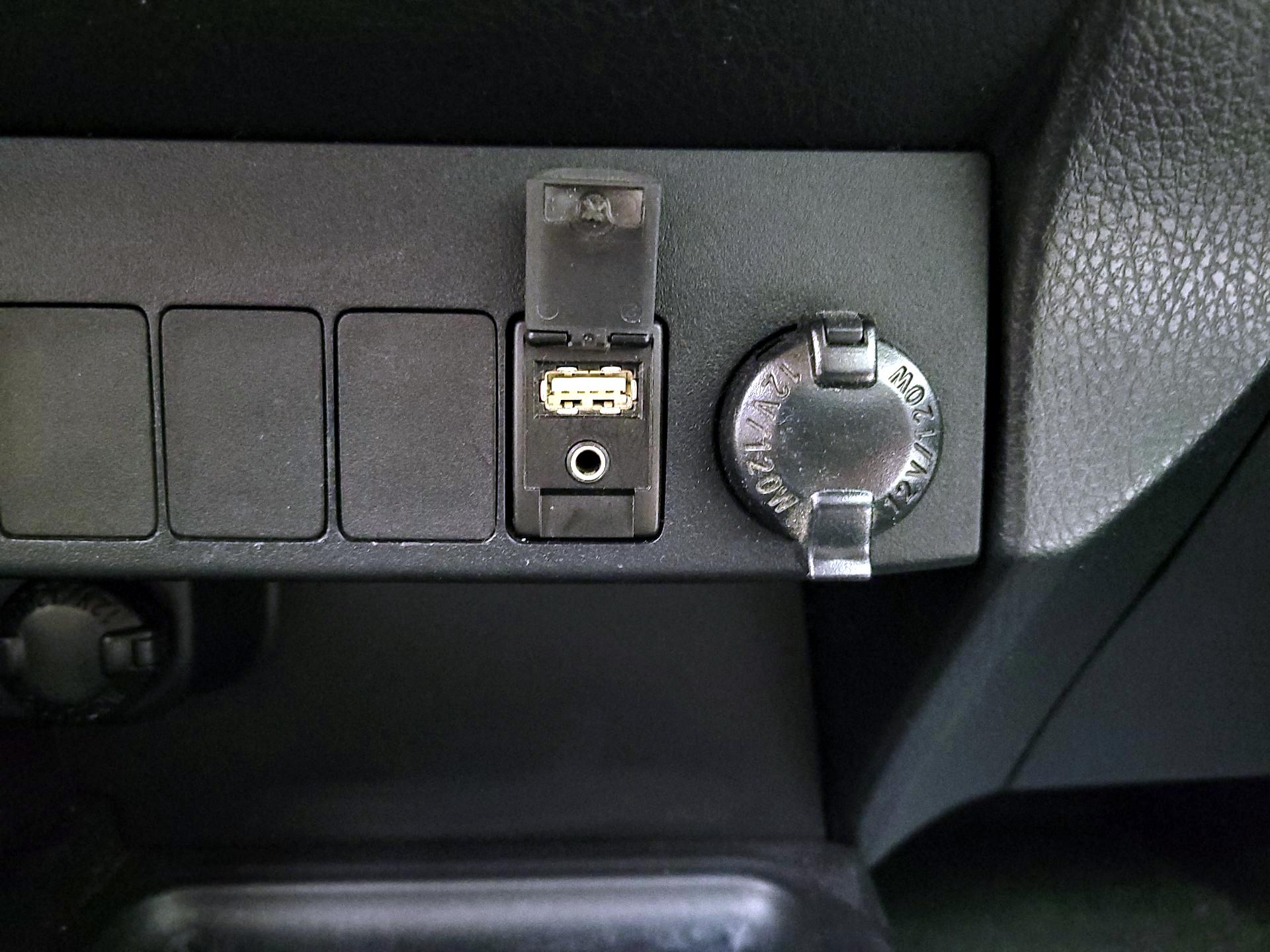 Thumbnail: 2014 Toyota RAV4 - 18