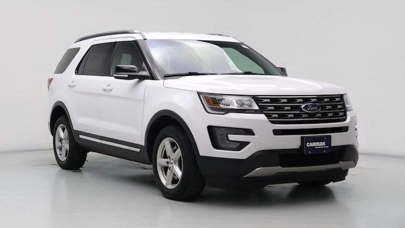 2017 Ford Explorer XLT Hero Image