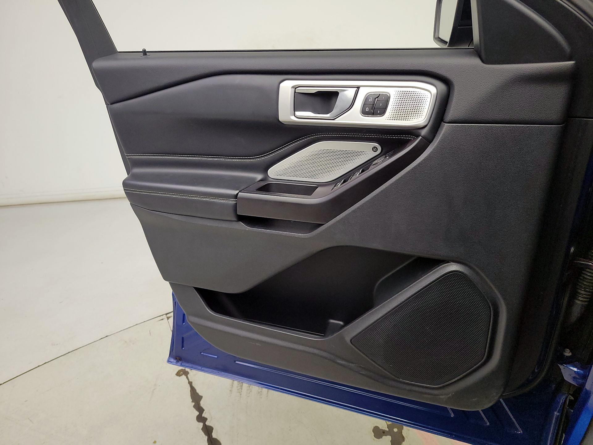 Thumbnail: 2020 Ford Explorer - 12