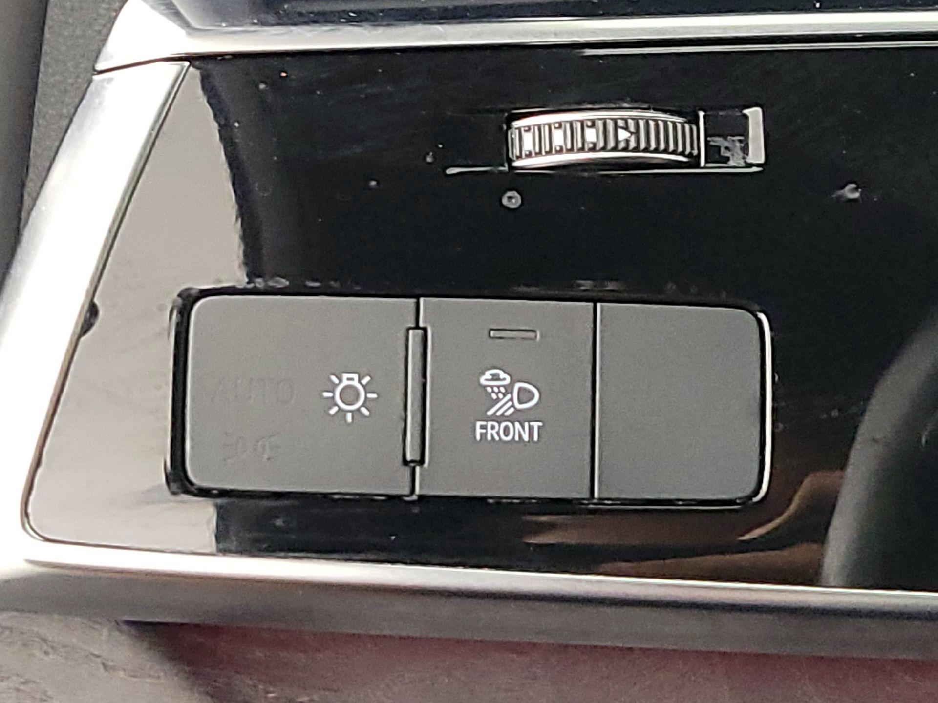 Thumbnail: 2021 Audi Q8 - 13
