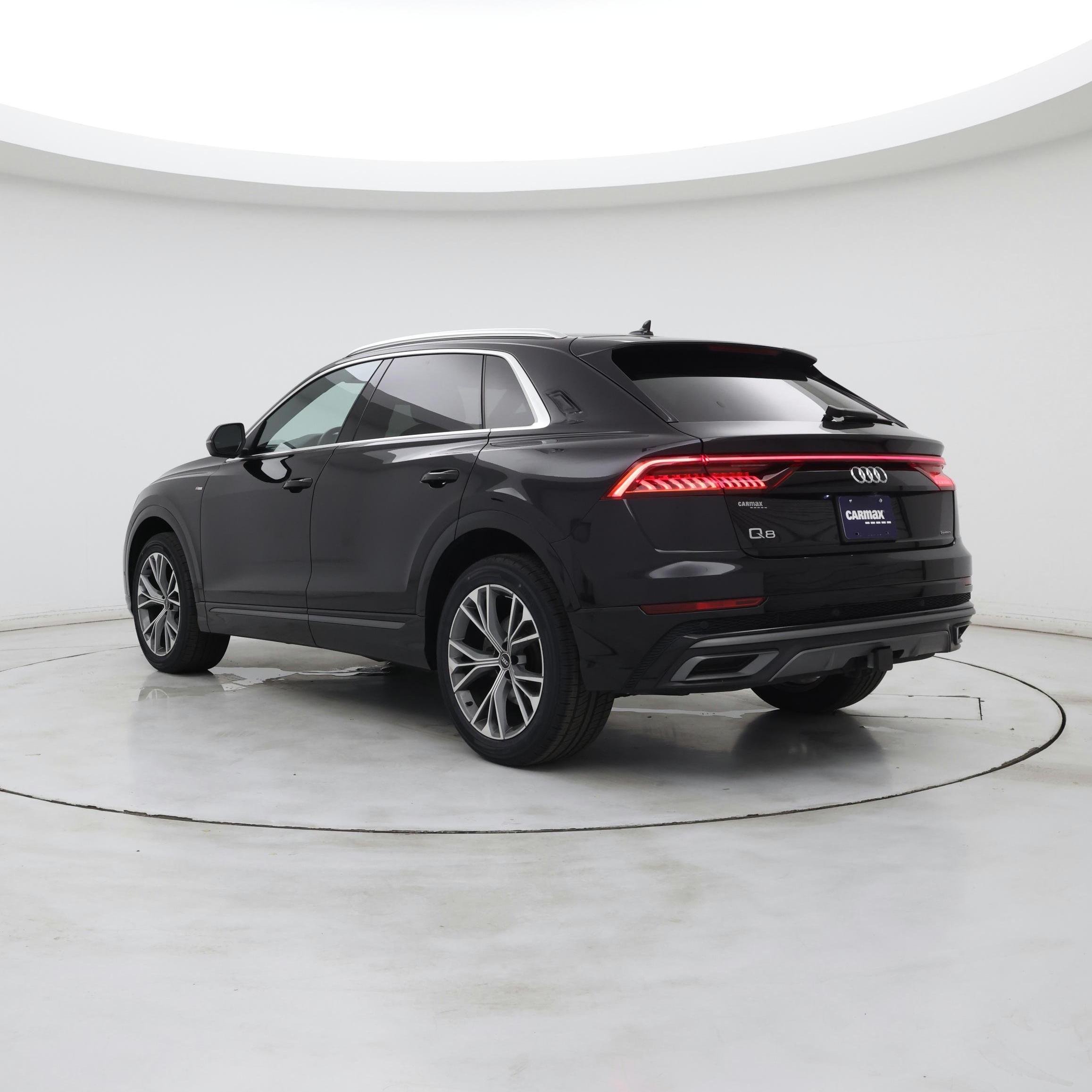 Thumbnail: 2021 Audi Q8 - 2