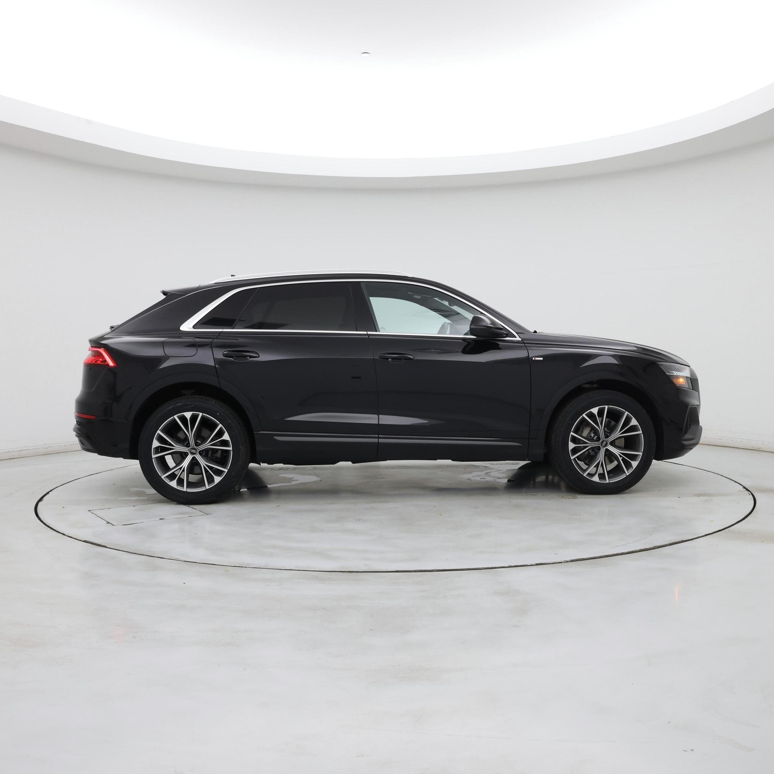 Thumbnail: 2021 Audi Q8 - 7