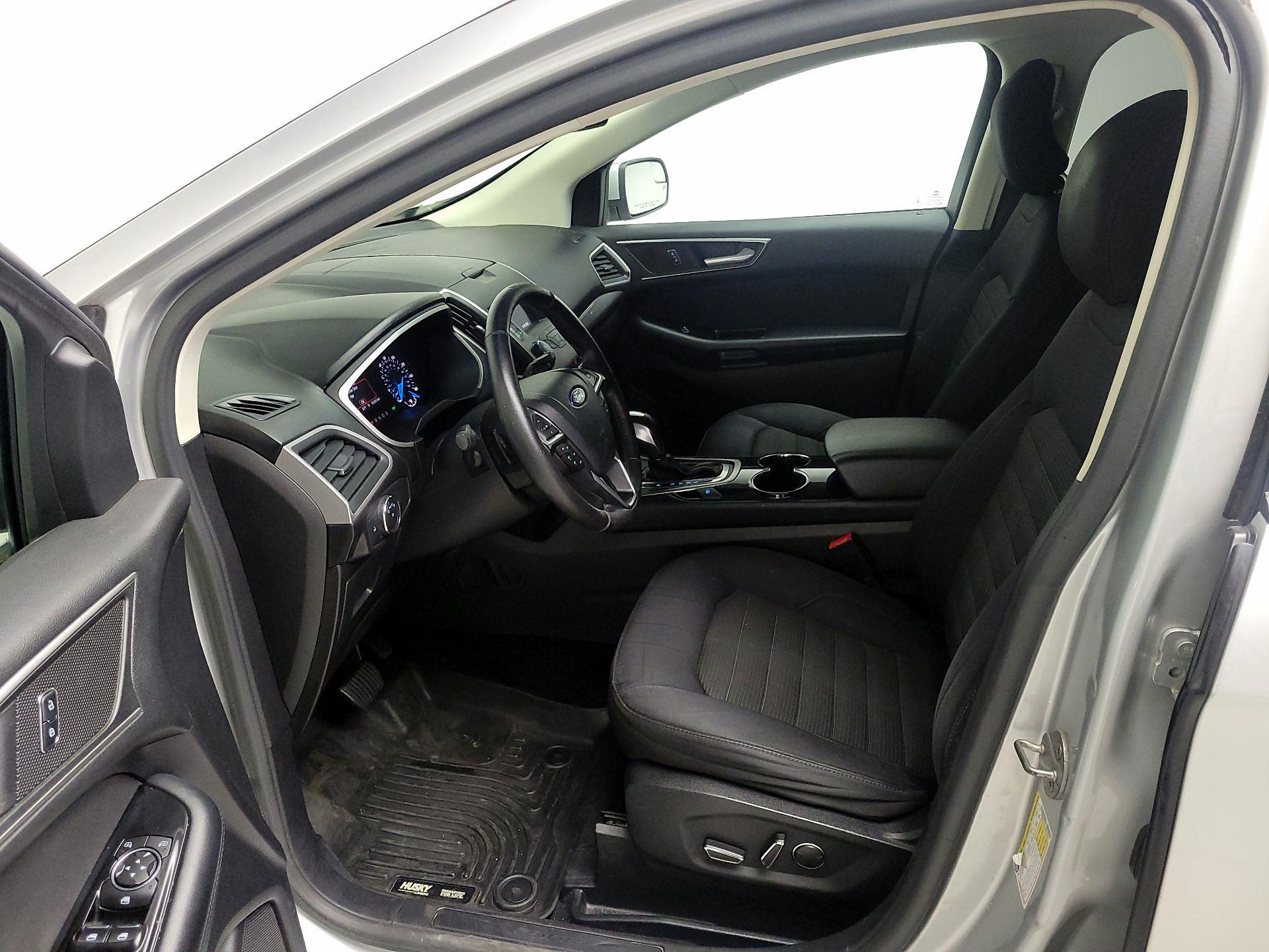 Thumbnail: 2016 Ford Edge - 11