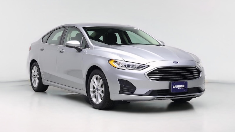 2020 Ford Fusion SE Hero Image