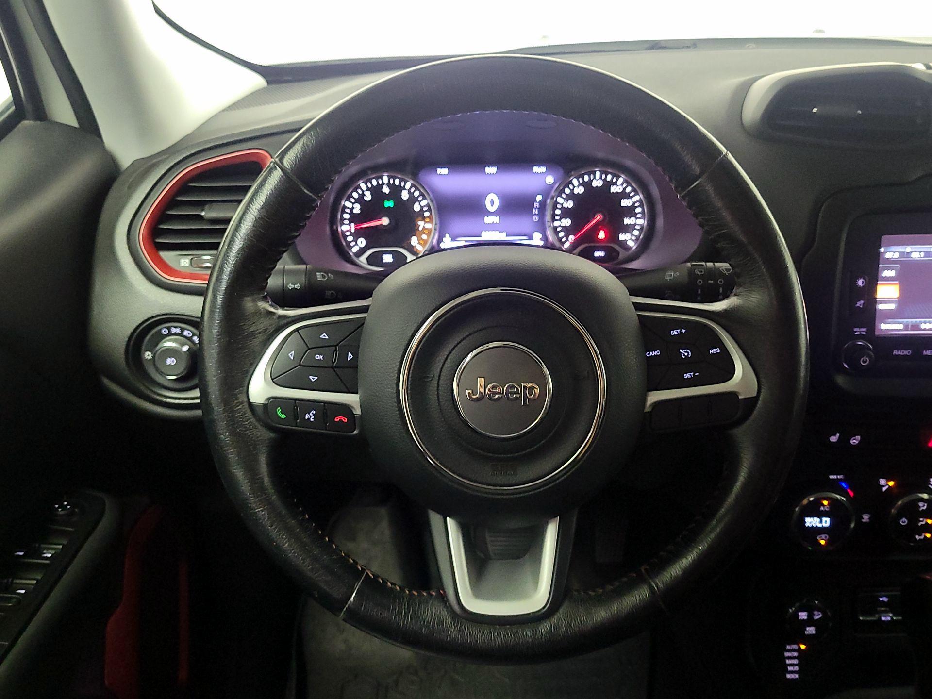 Thumbnail: 2017 Jeep Renegade - 10