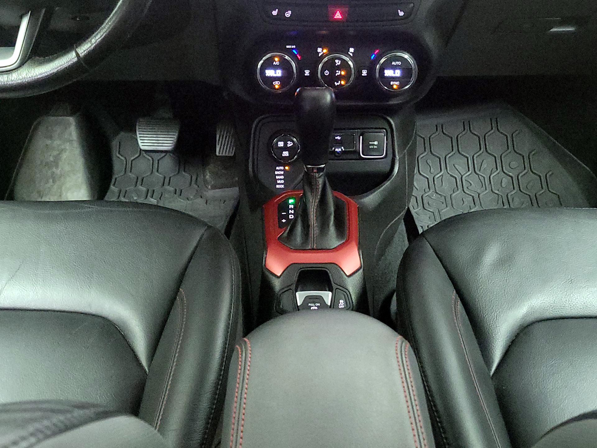 Thumbnail: 2017 Jeep Renegade - 18