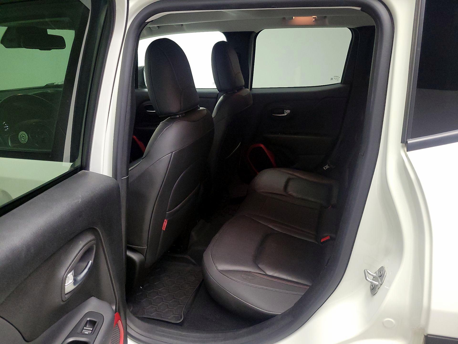 Thumbnail: 2017 Jeep Renegade - 20