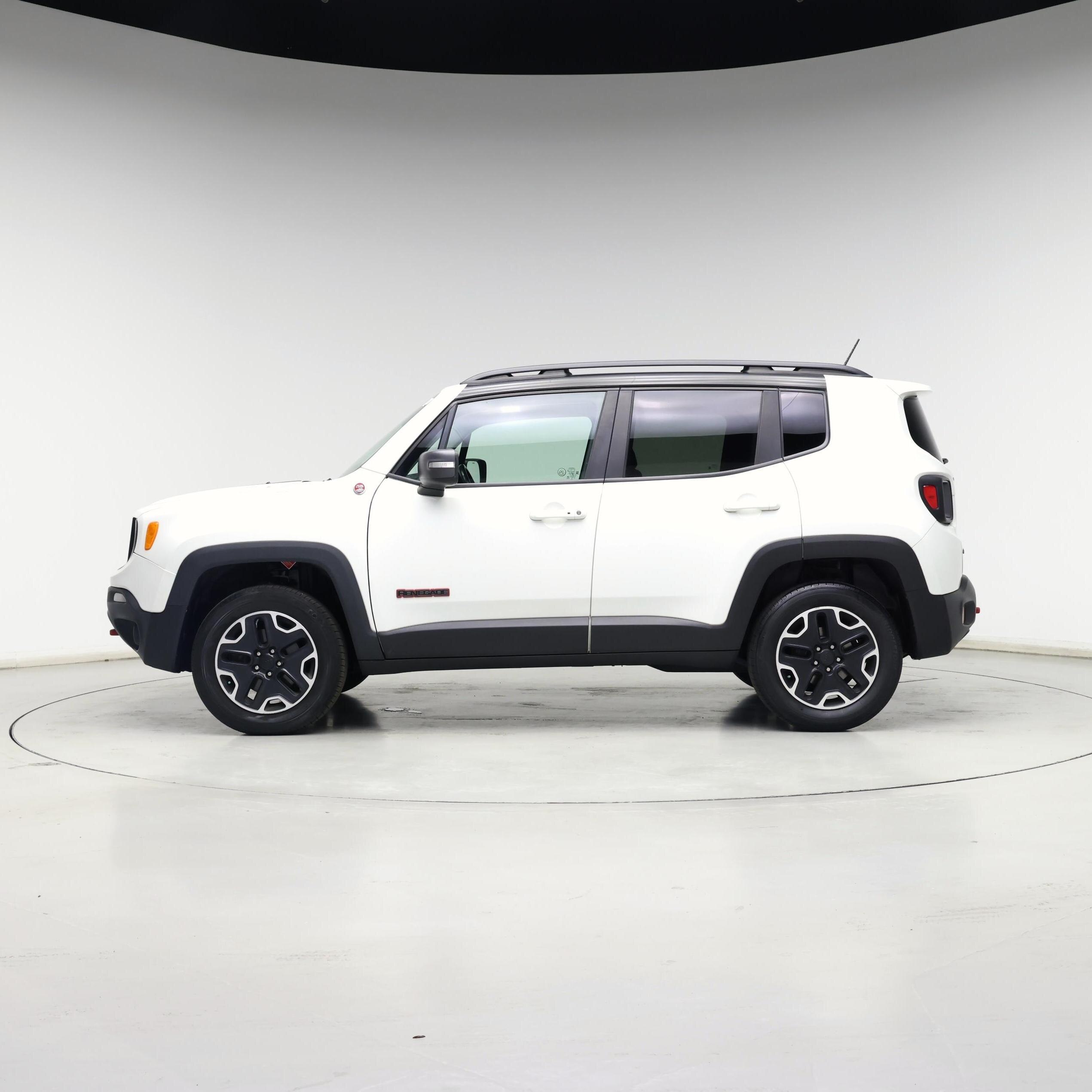 Thumbnail: 2017 Jeep Renegade - 3