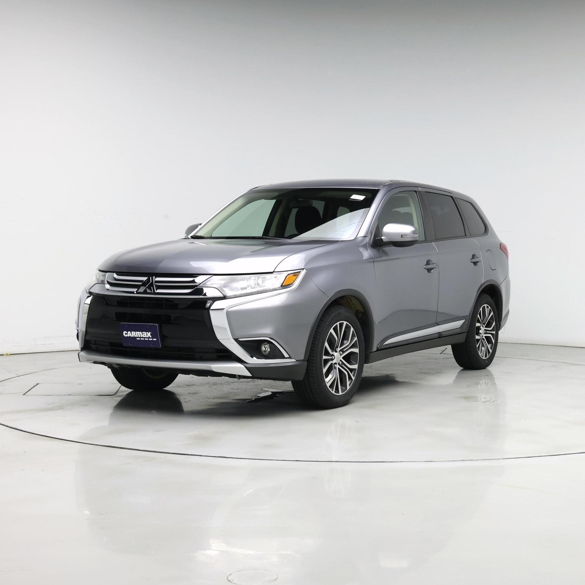 Thumbnail: 2017 Mitsubishi Outlander - 4