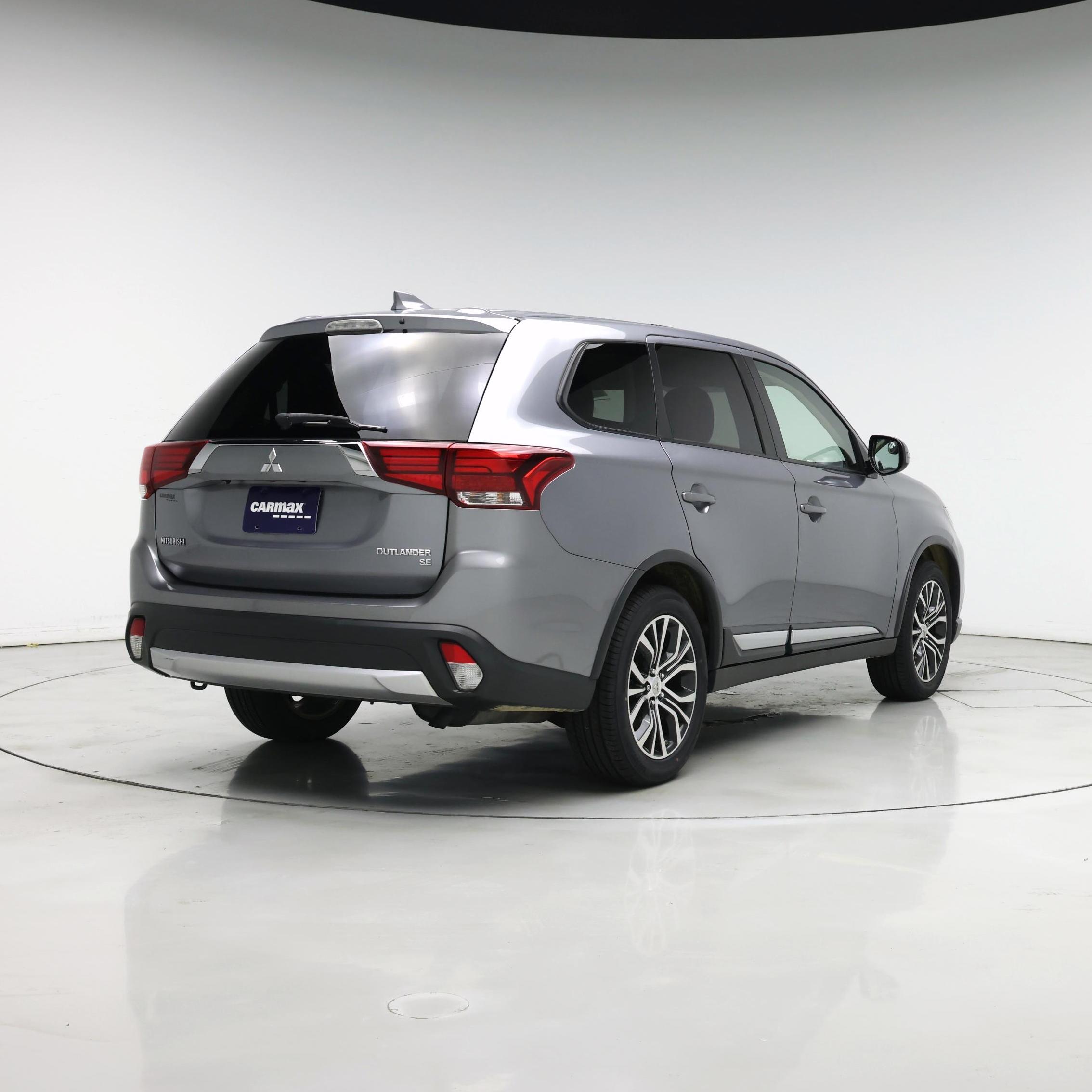 Thumbnail: 2017 Mitsubishi Outlander - 8