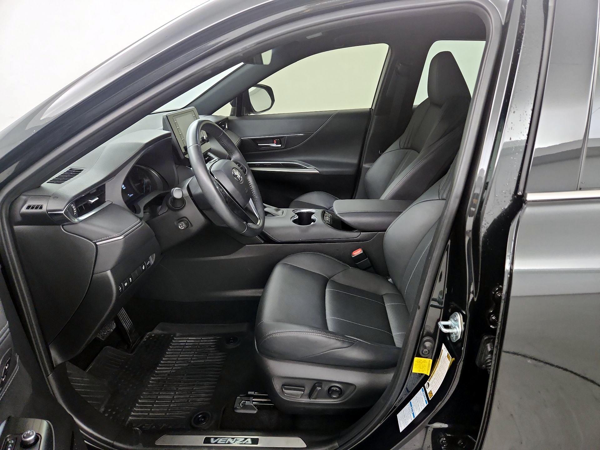 Thumbnail: 2021 Toyota Venza - 11
