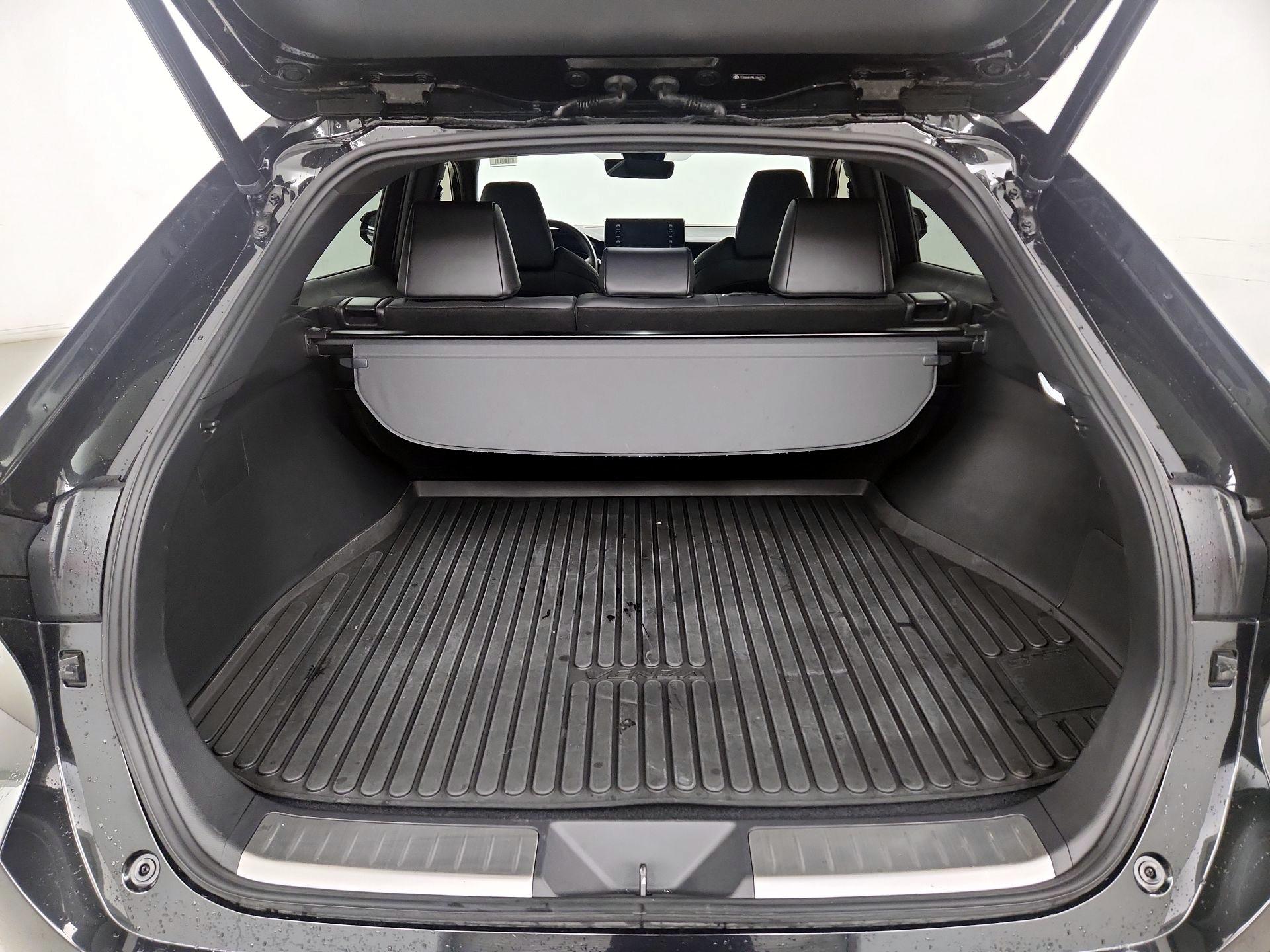 Thumbnail: 2021 Toyota Venza - 20