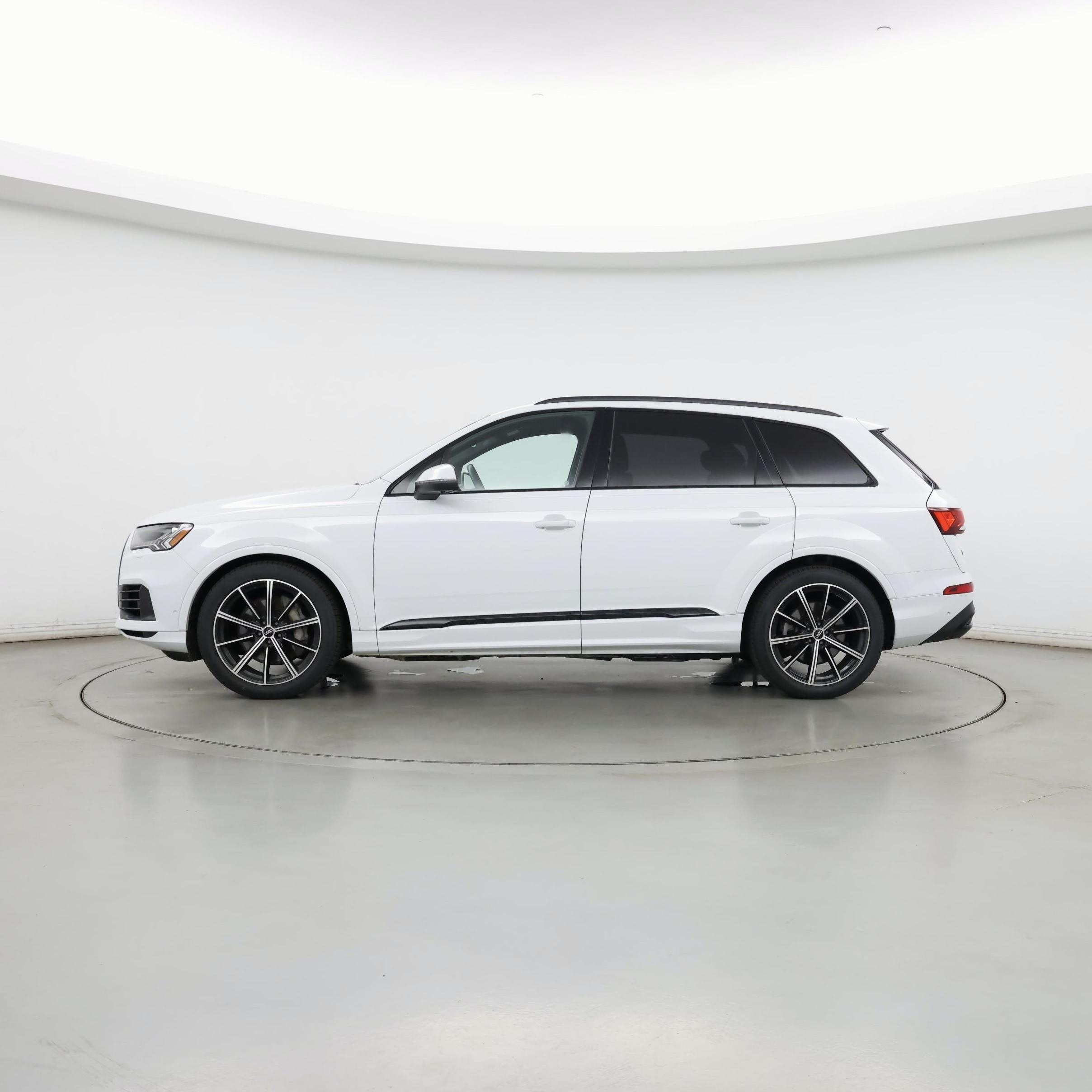 Thumbnail: 2021 Audi Q7 - 3