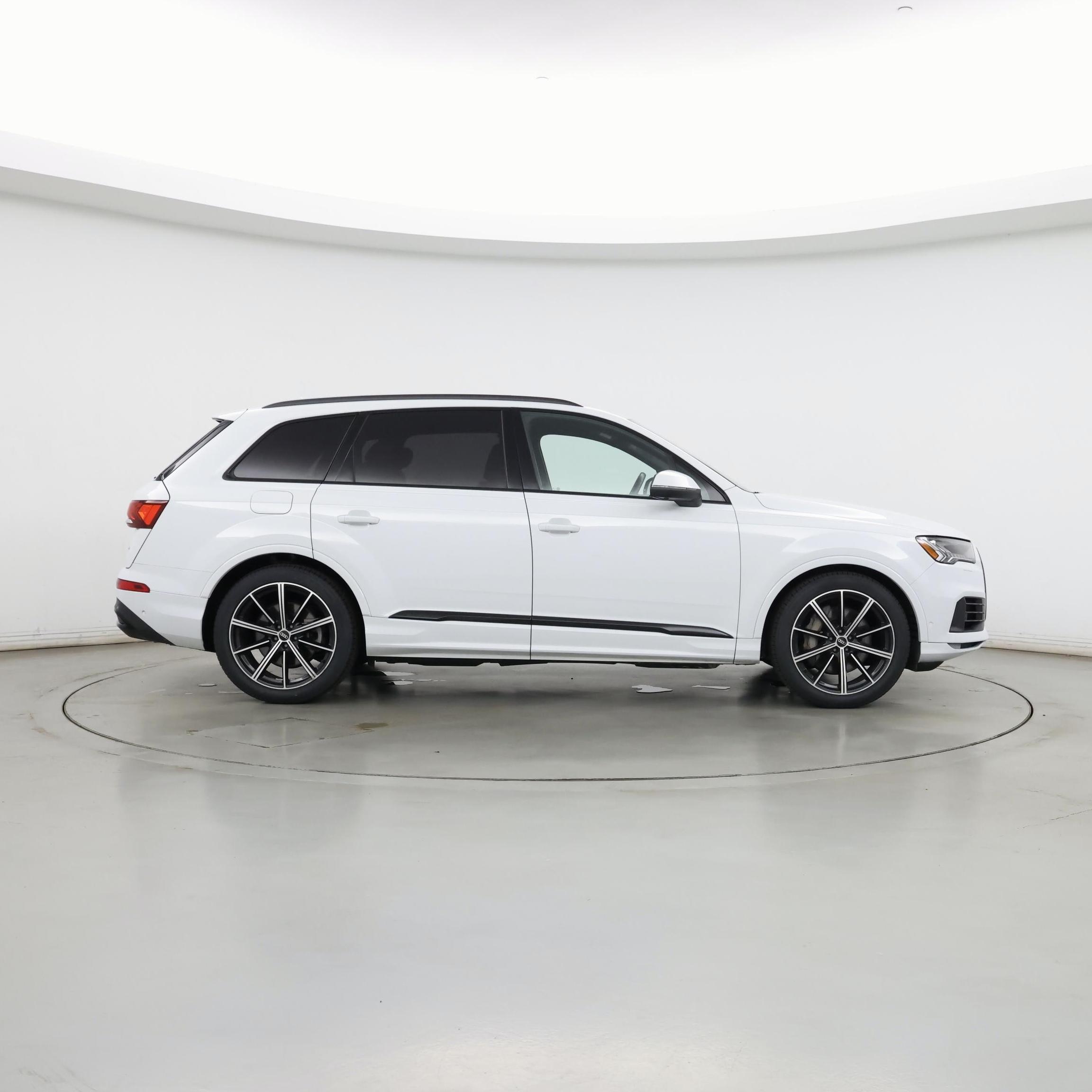 Thumbnail: 2021 Audi Q7 - 7