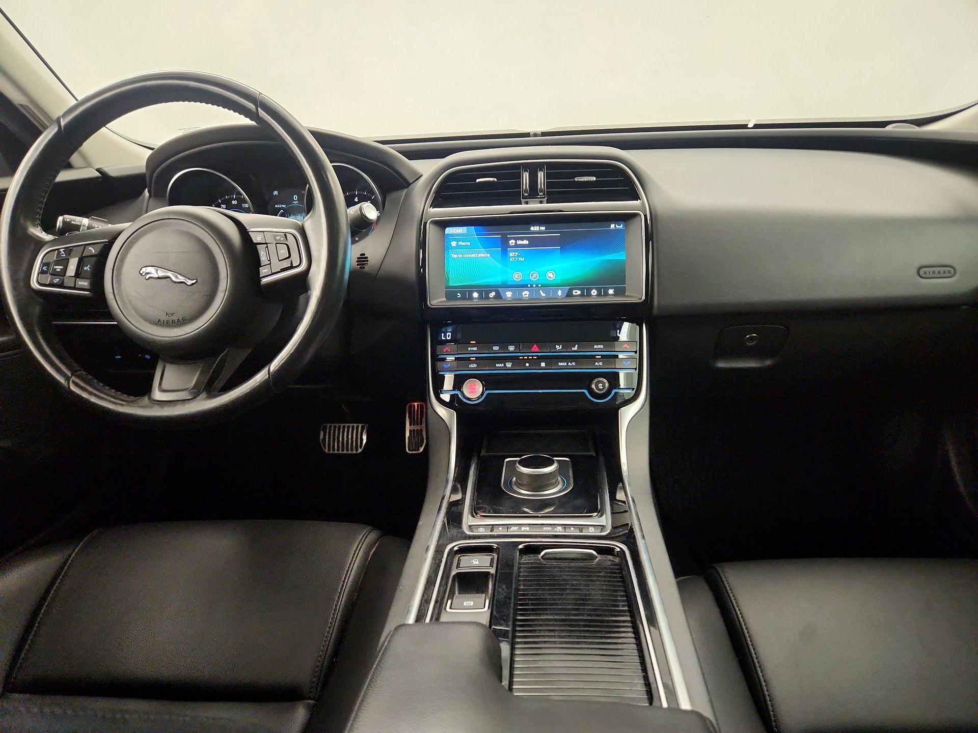 Thumbnail: 2019 Jaguar XE - 9