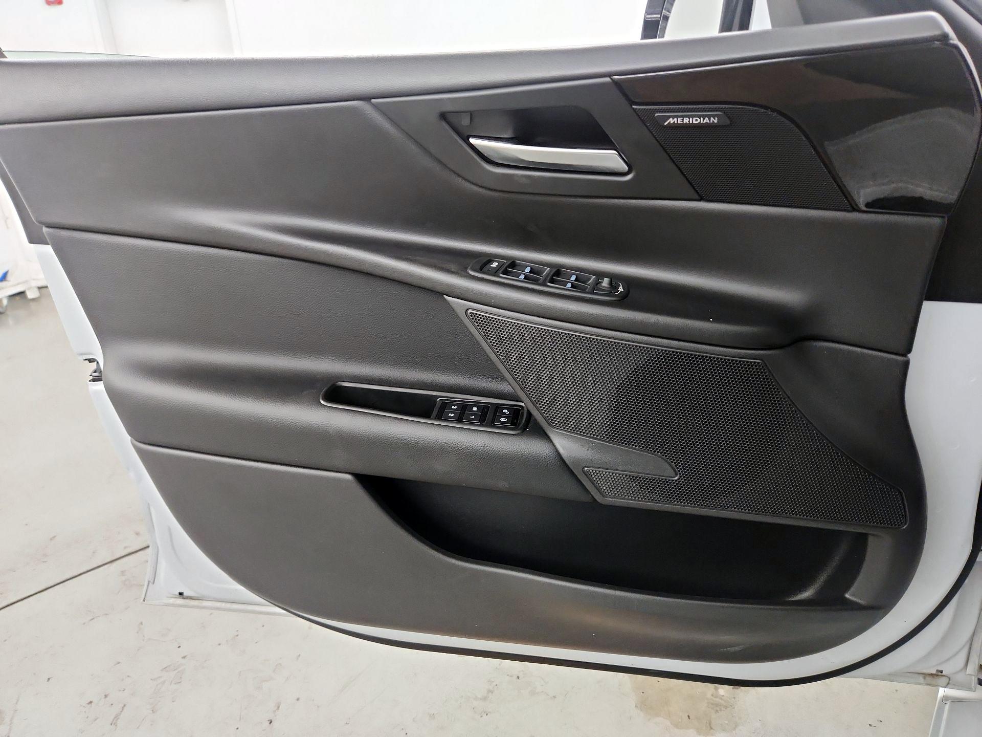 Thumbnail: 2019 Jaguar XE - 12