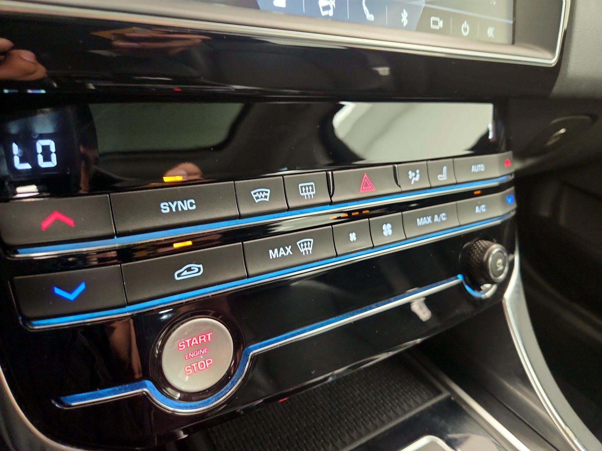 Thumbnail: 2019 Jaguar XE - 16