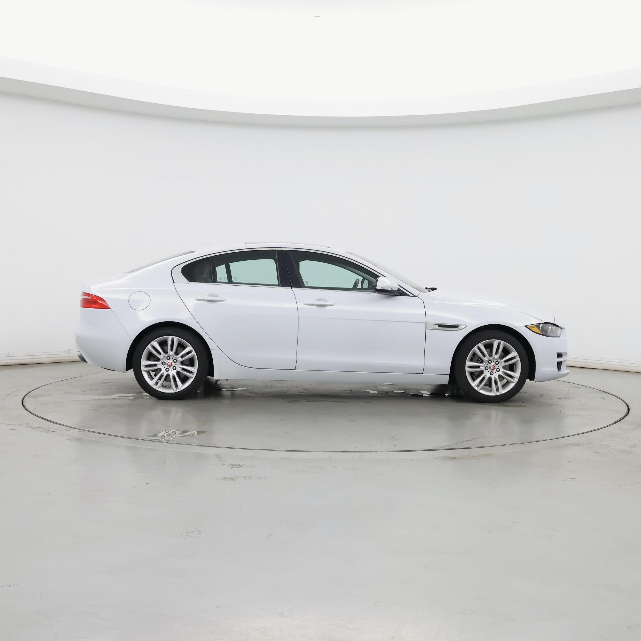 Thumbnail: 2019 Jaguar XE - 7